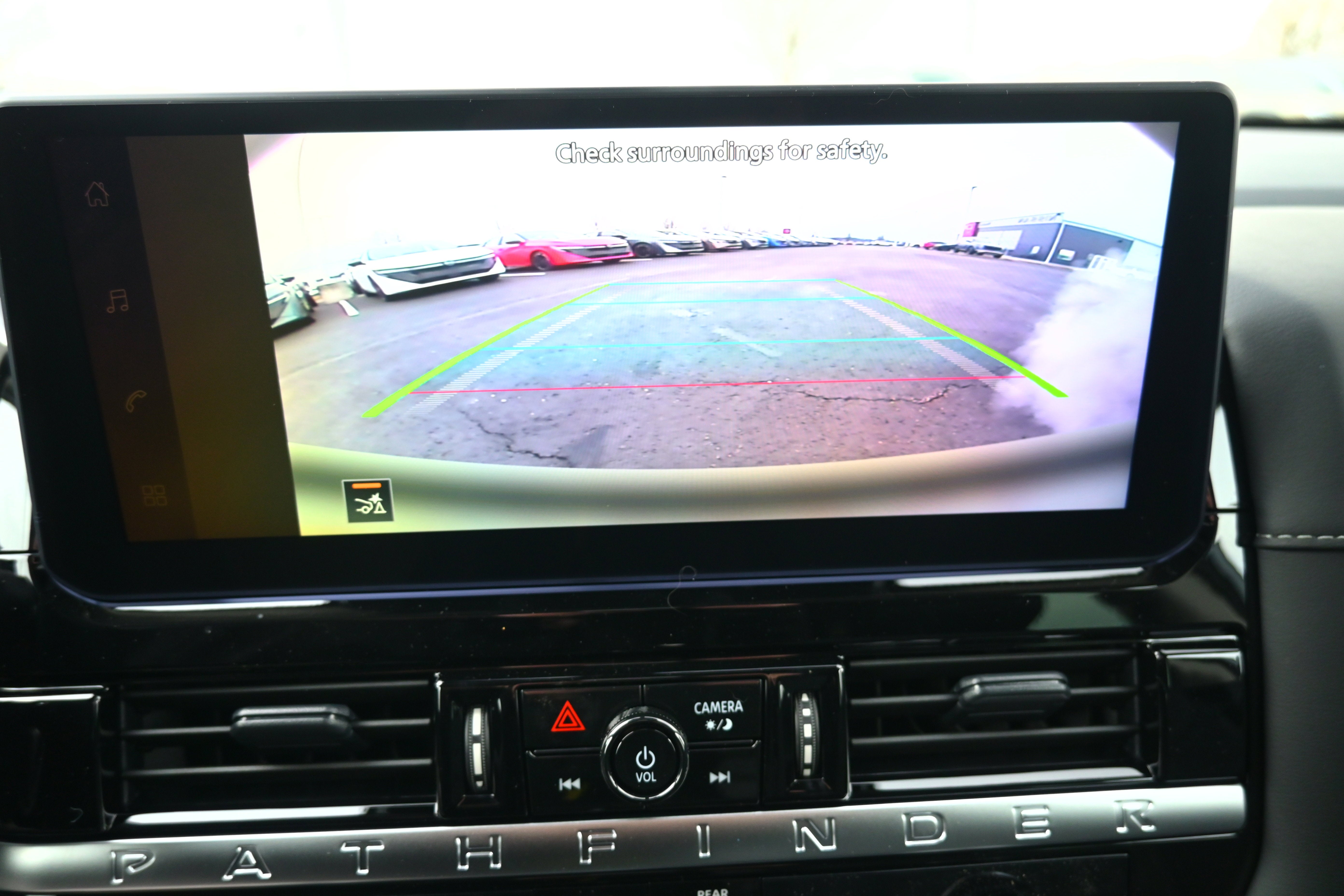 2026 Nissan Pathfinder SV