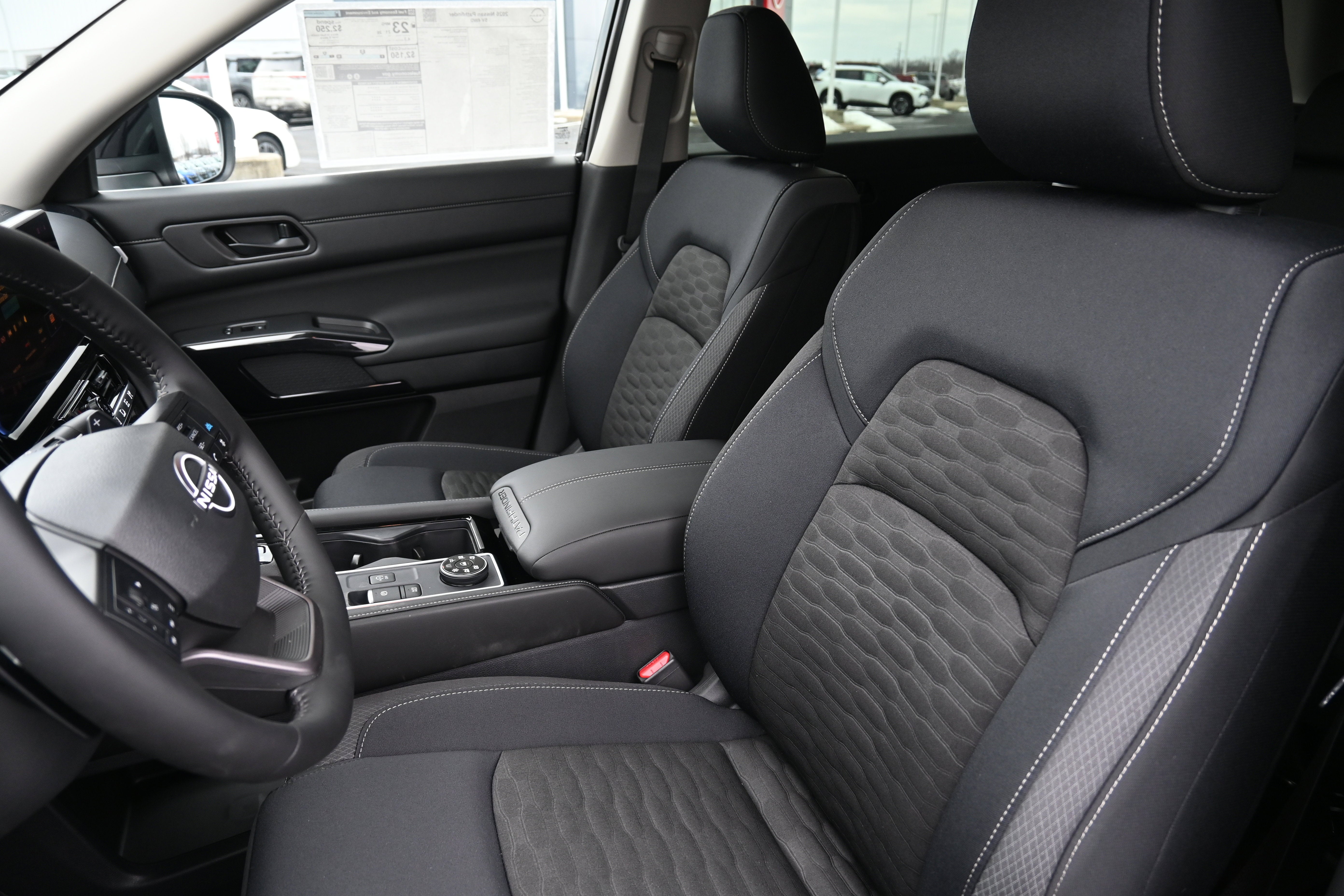 2026 Nissan Pathfinder SV