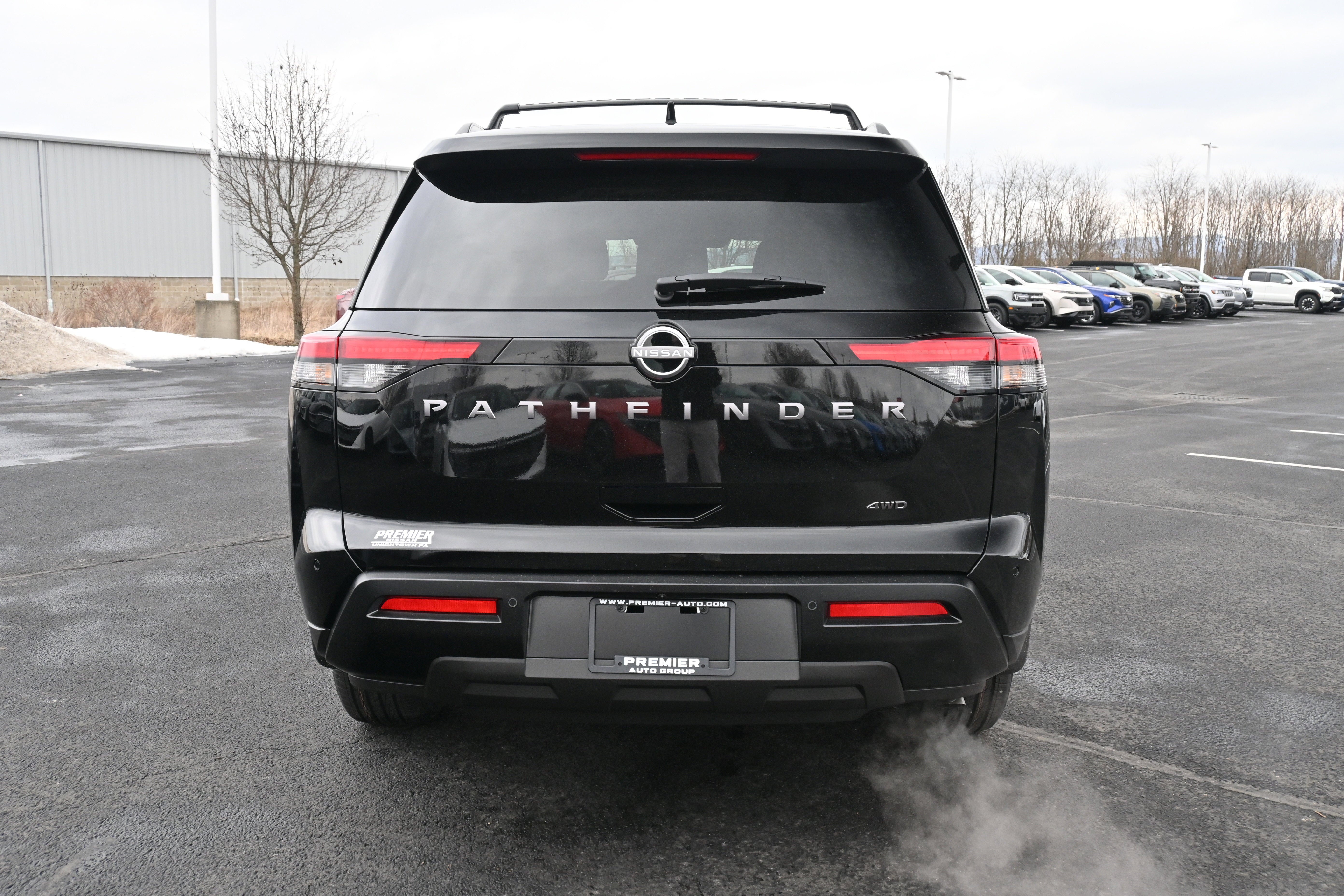 2026 Nissan Pathfinder SV