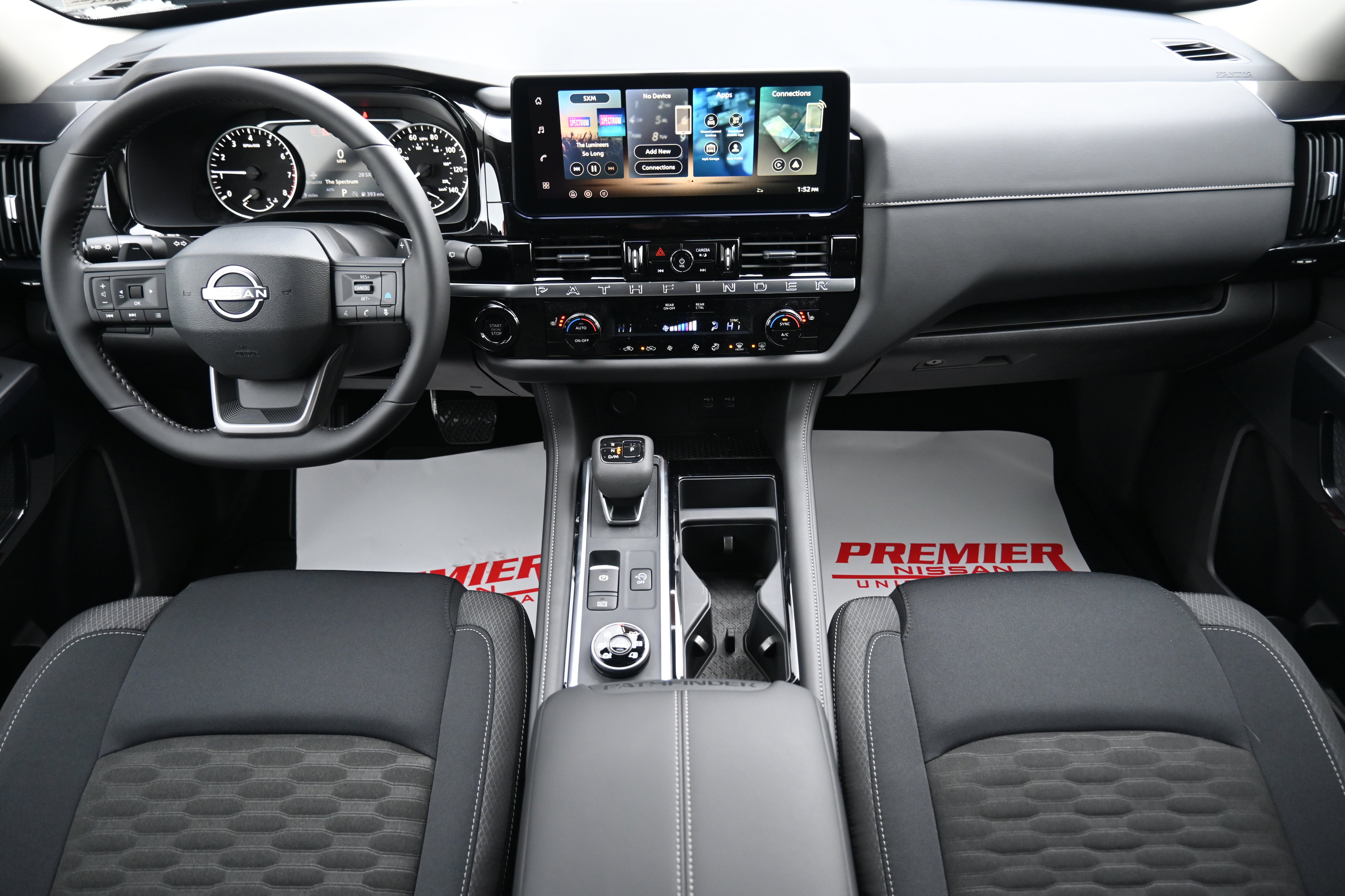 2026 Nissan Pathfinder SV