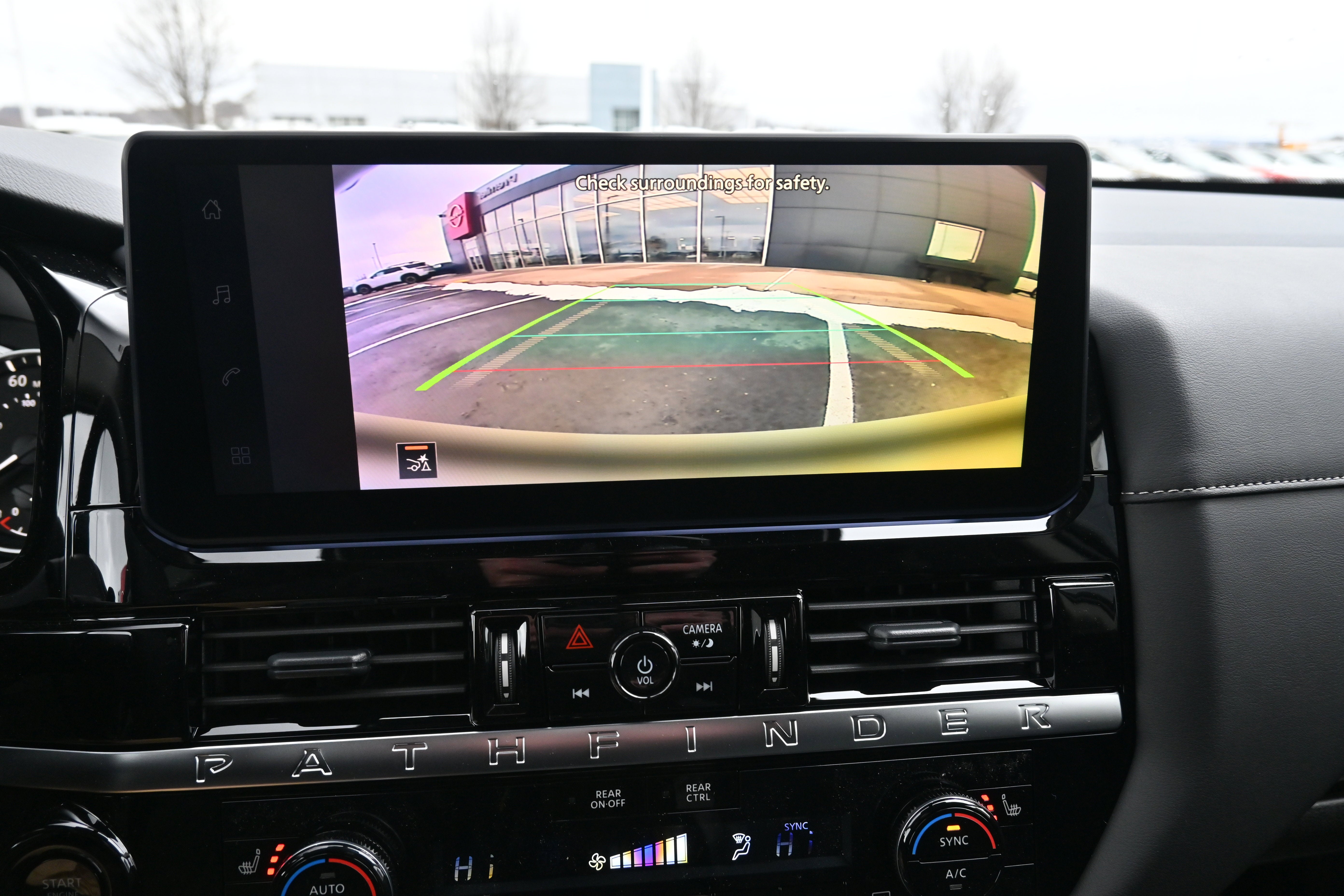 2026 Nissan Pathfinder SV