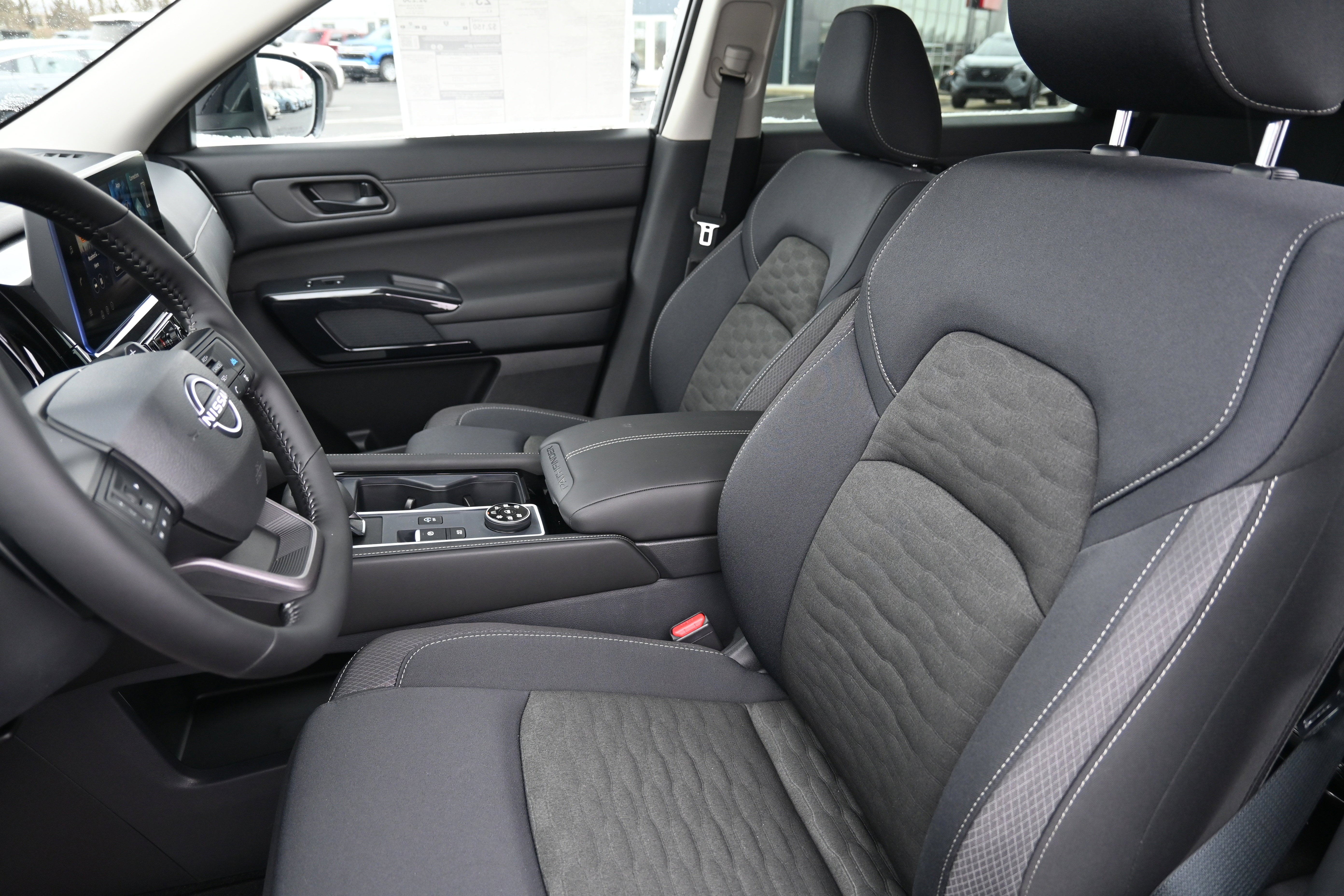 2026 Nissan Pathfinder SV