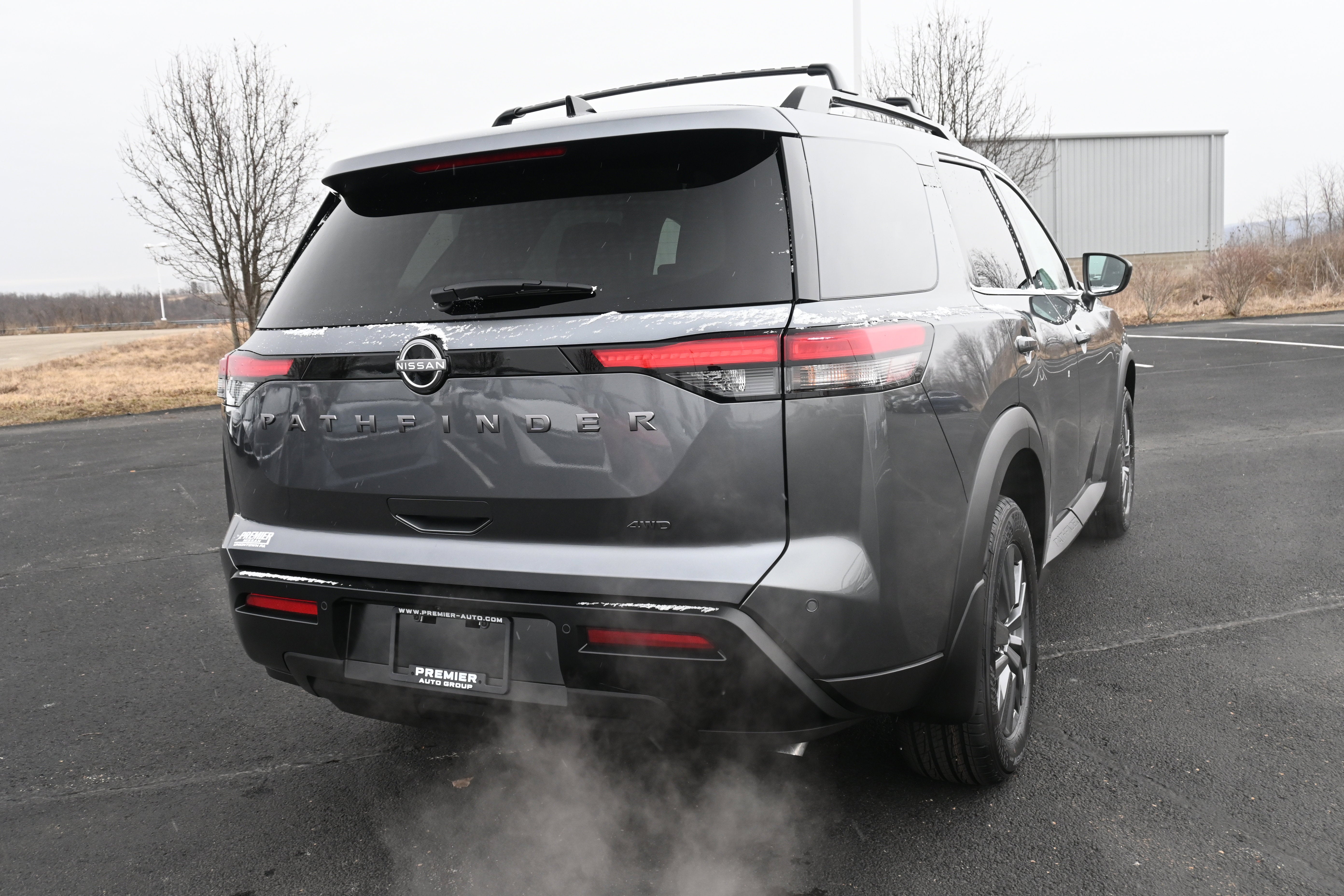 2026 Nissan Pathfinder SV