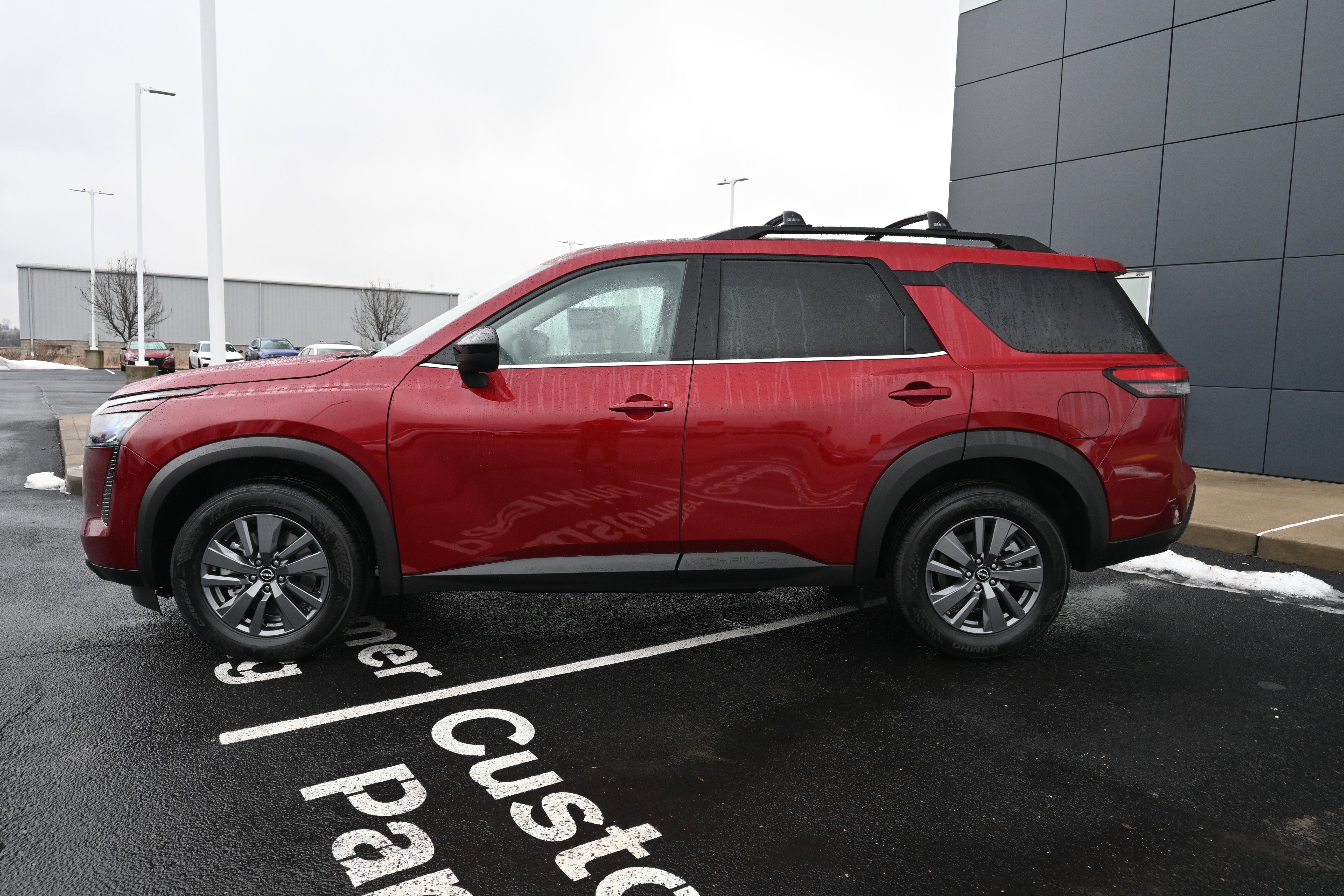 2026 Nissan Pathfinder SV