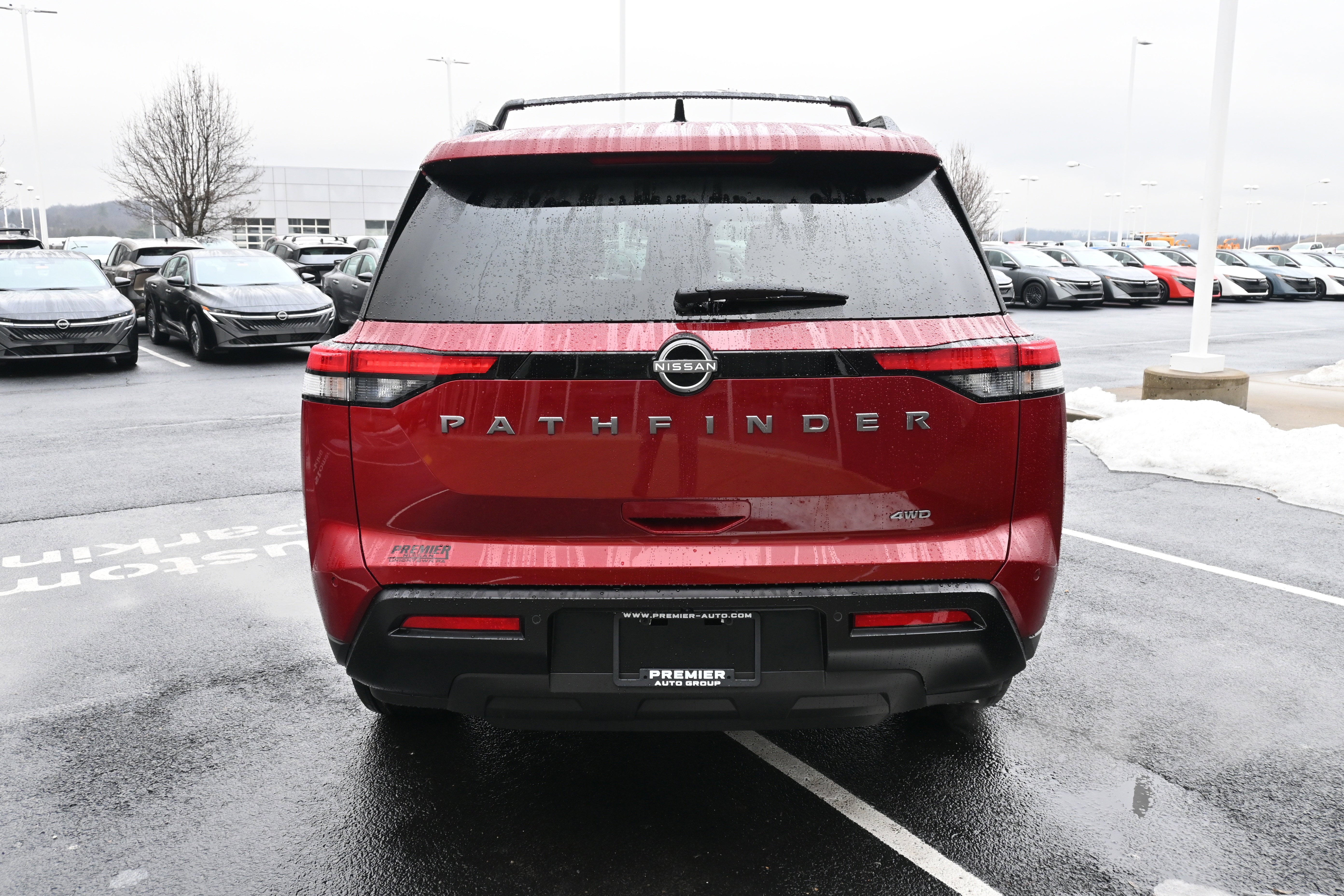 2026 Nissan Pathfinder SV