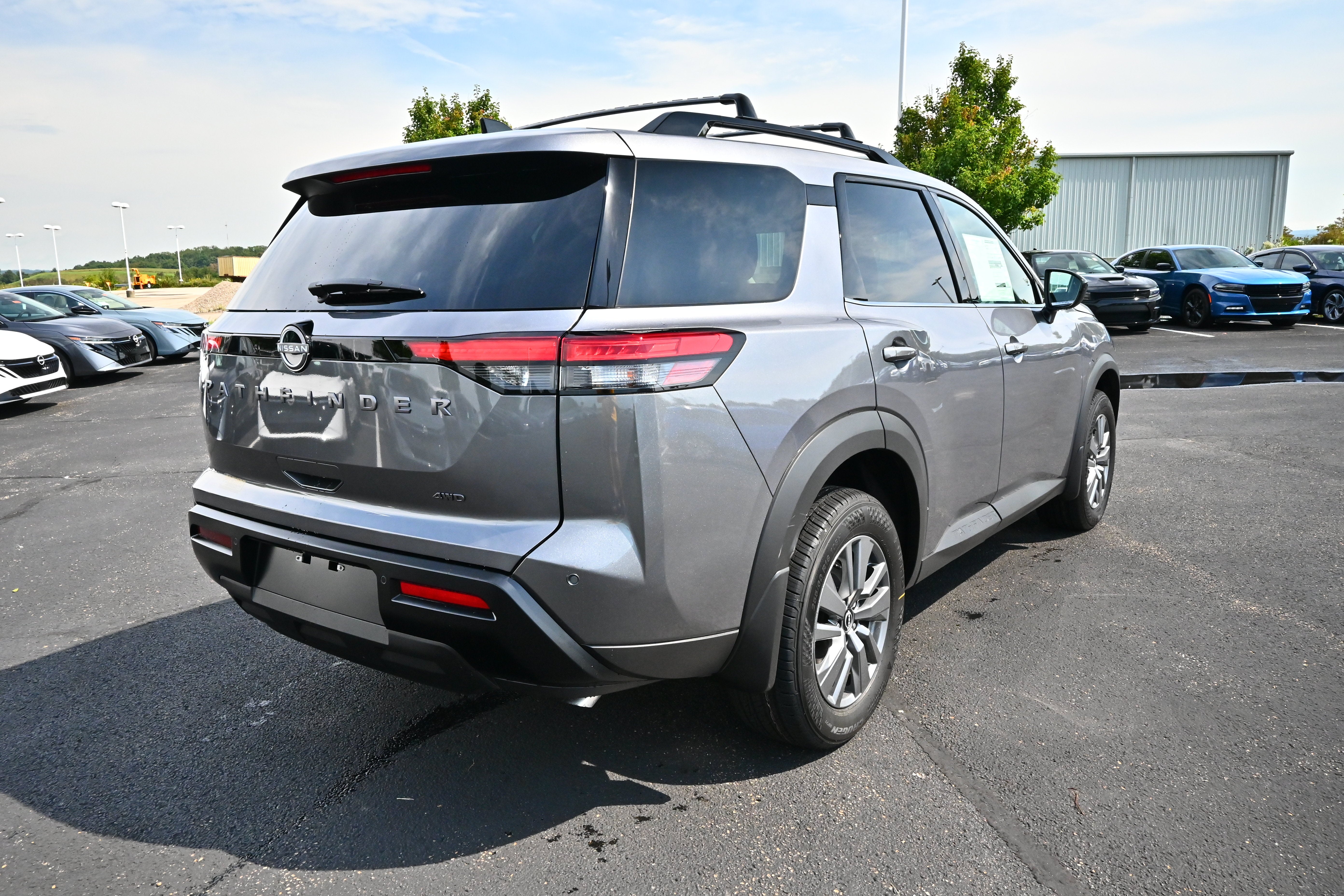 2026 Nissan Pathfinder SV