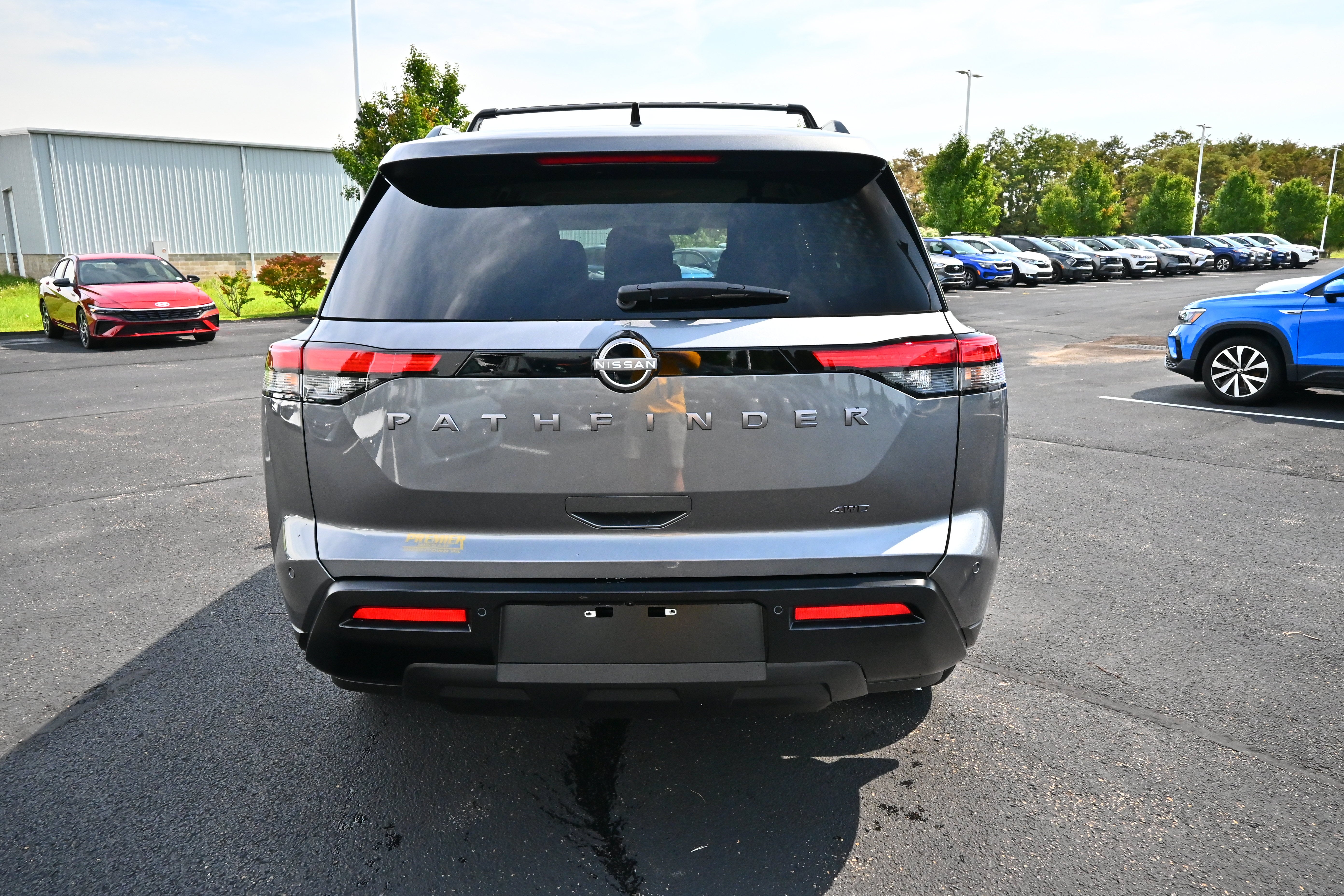 2026 Nissan Pathfinder SV