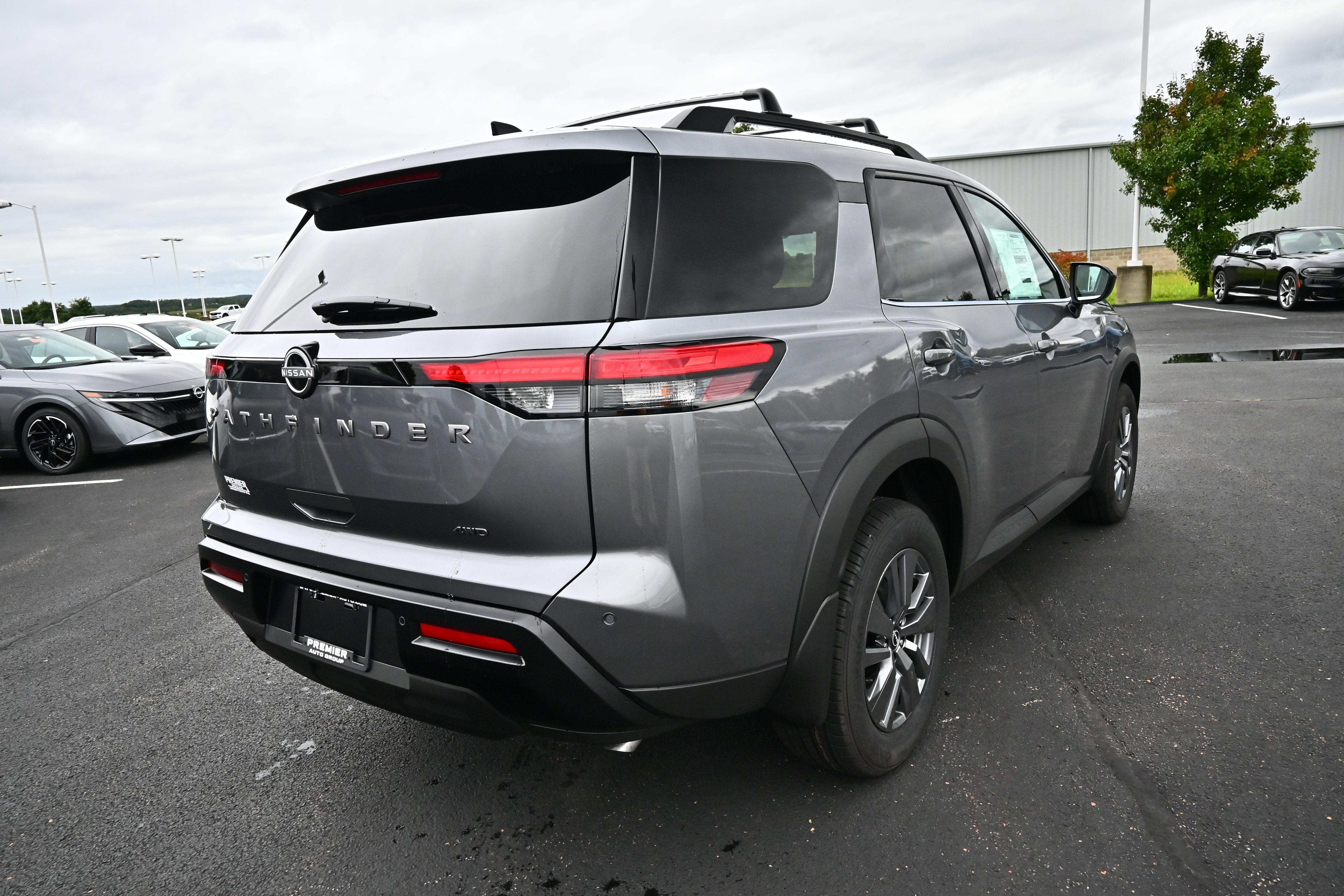 2026 Nissan Pathfinder SV