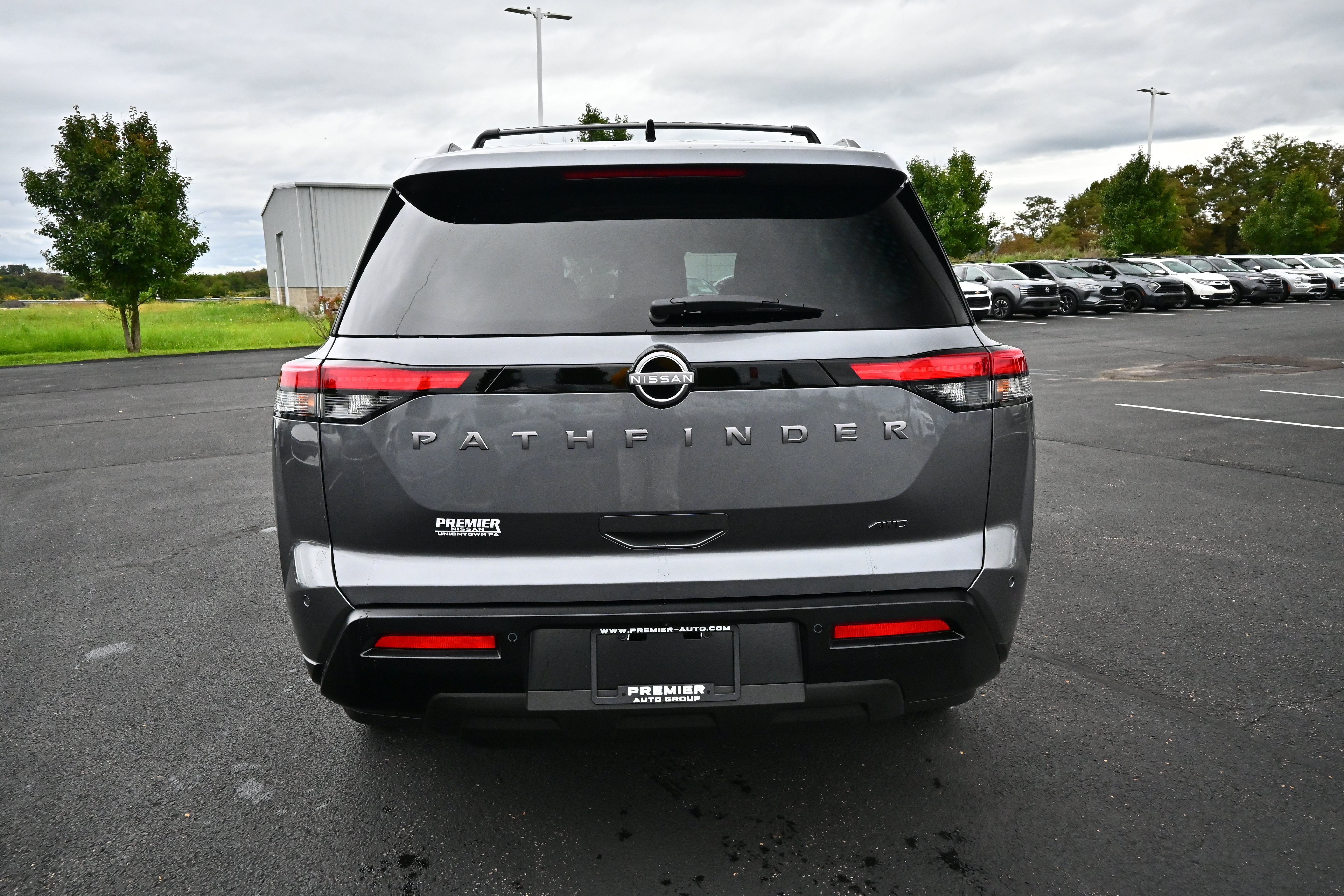 2026 Nissan Pathfinder SV