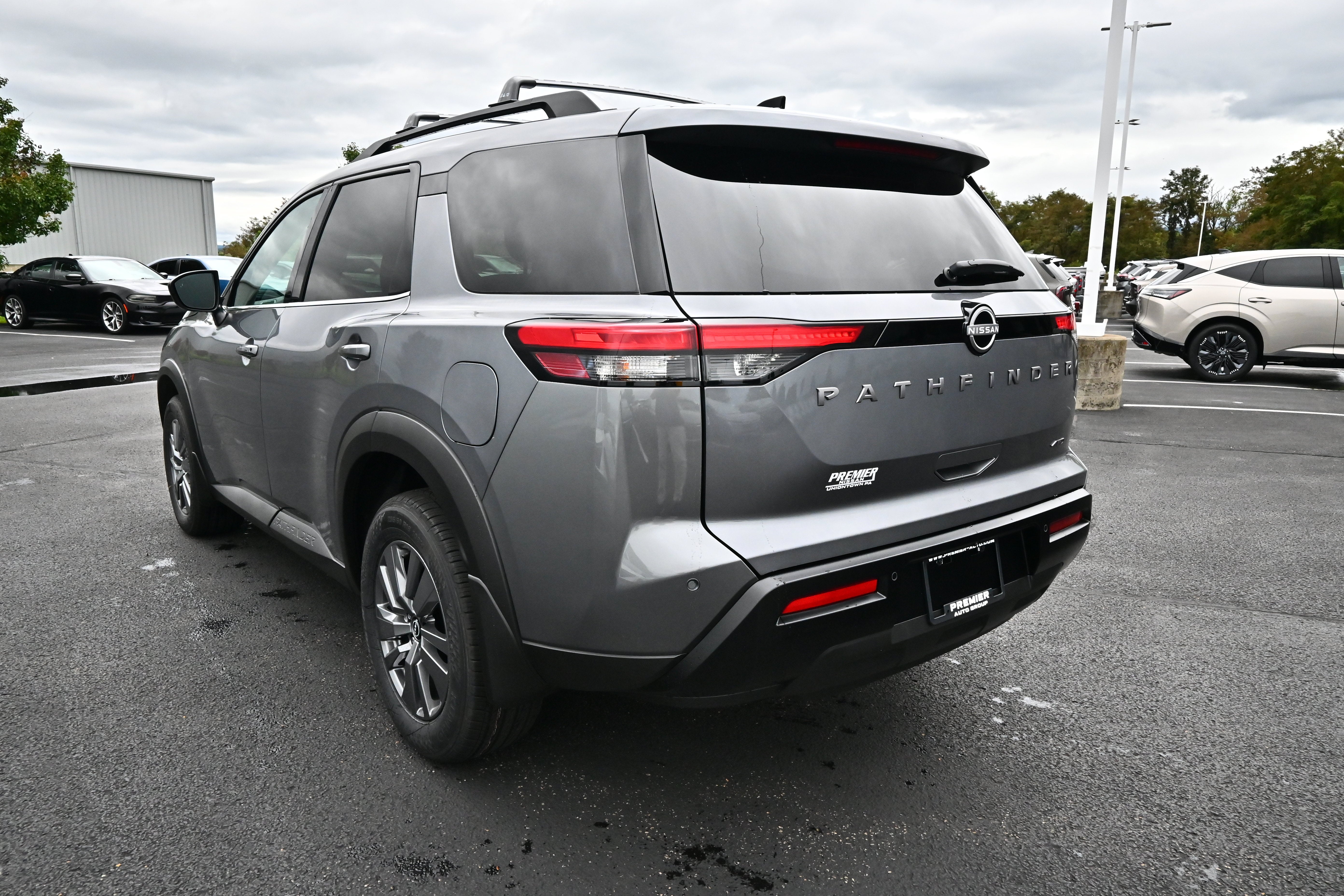 2026 Nissan Pathfinder SV