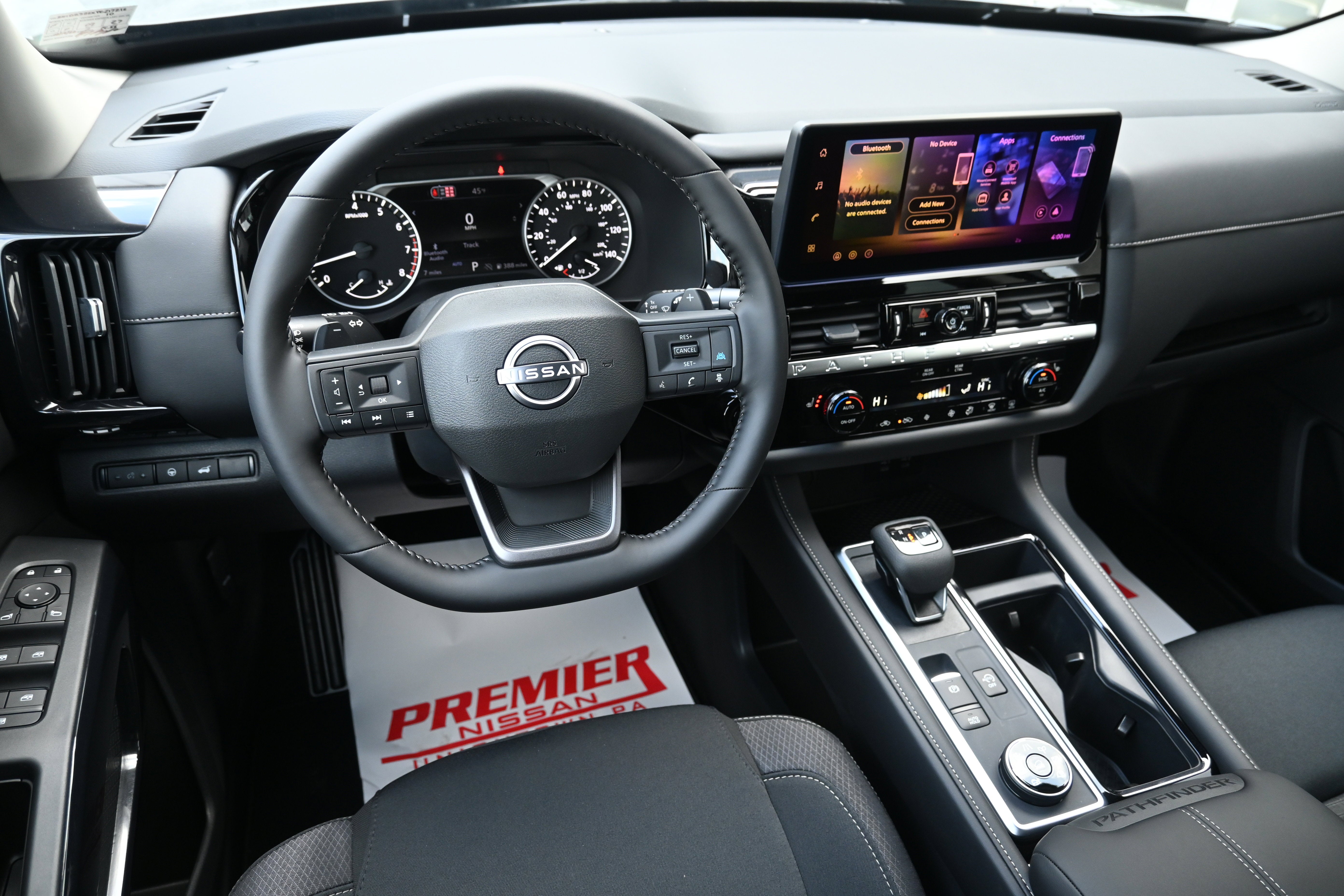 2026 Nissan Pathfinder SV