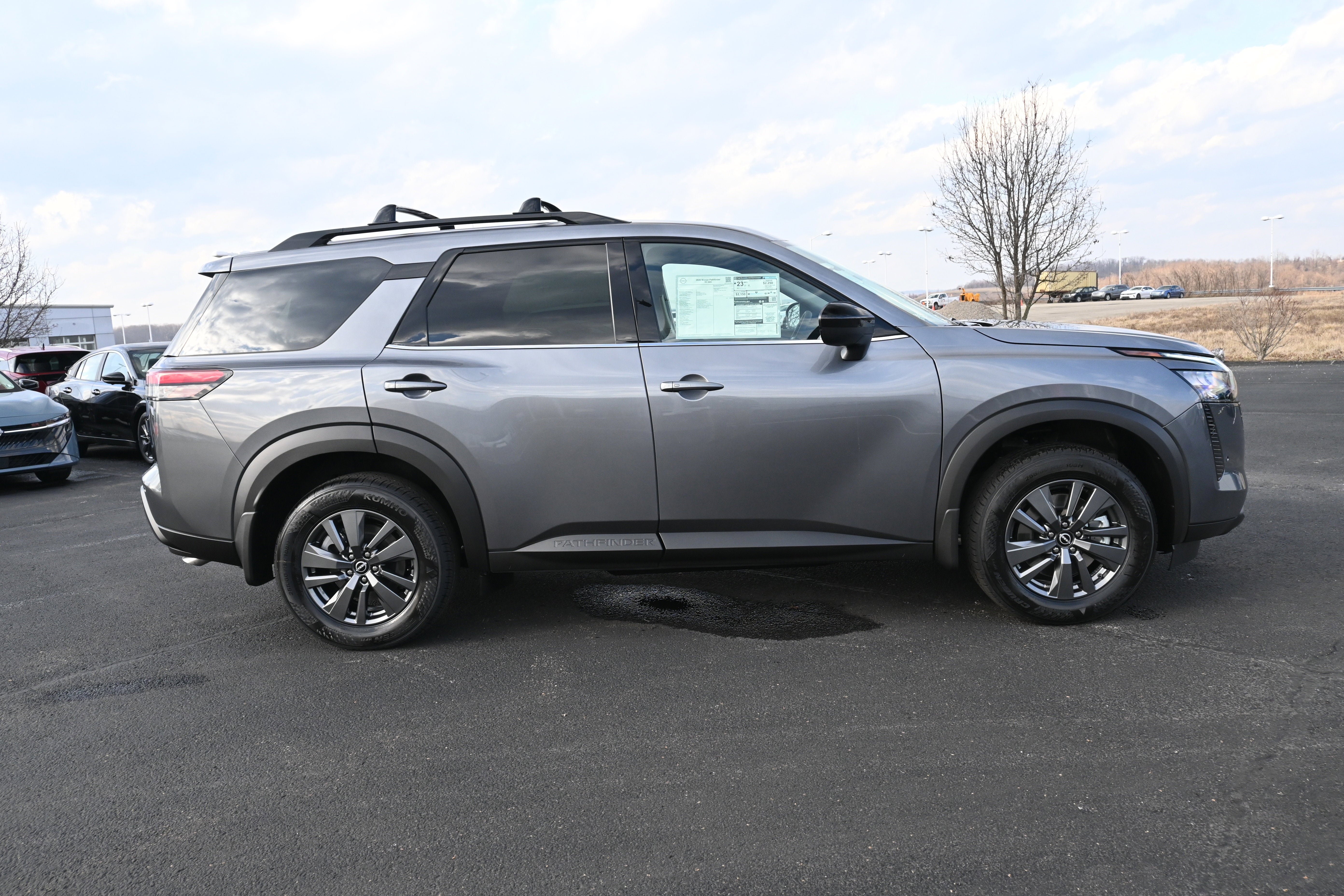 2026 Nissan Pathfinder SV