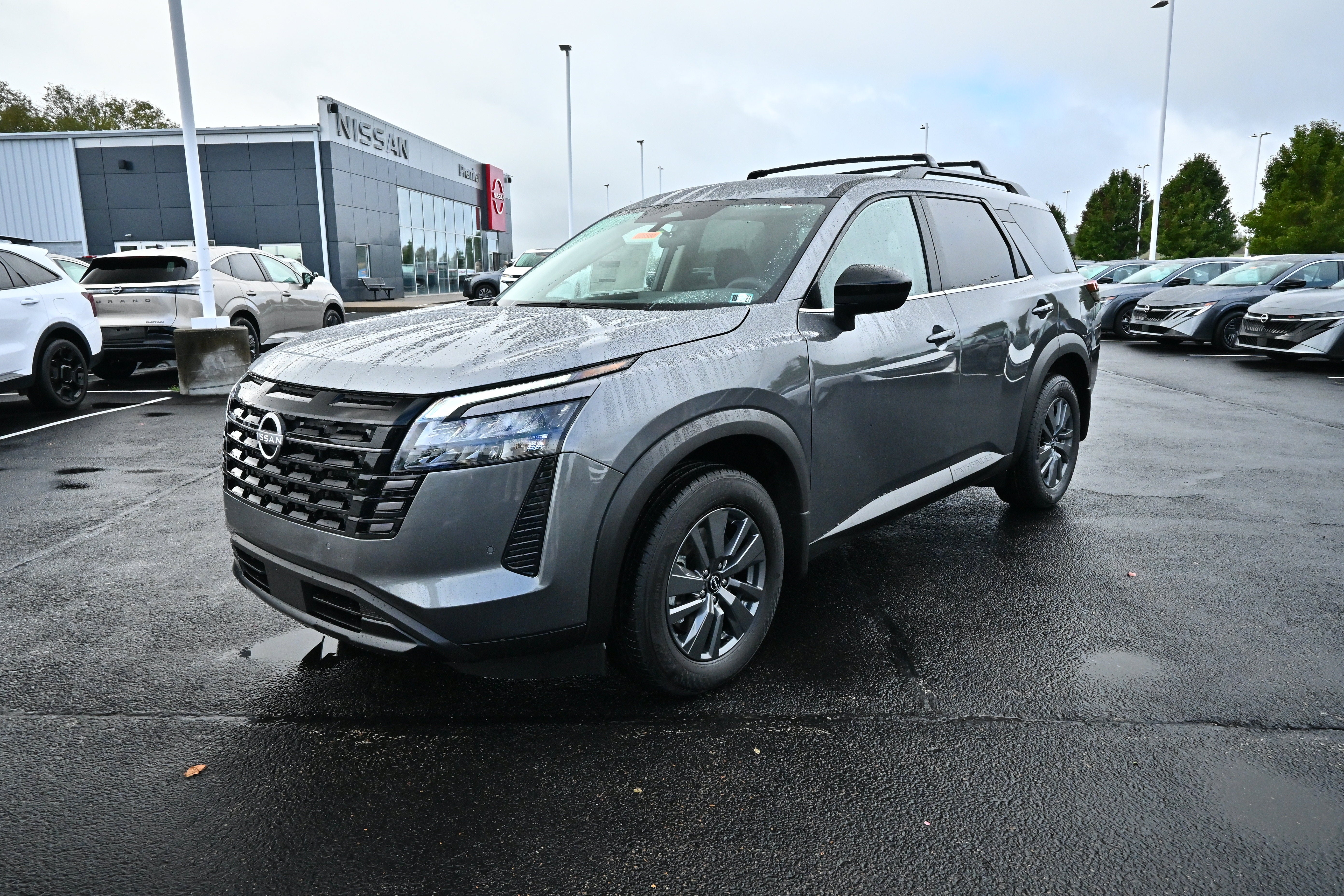 2026 Nissan Pathfinder SV