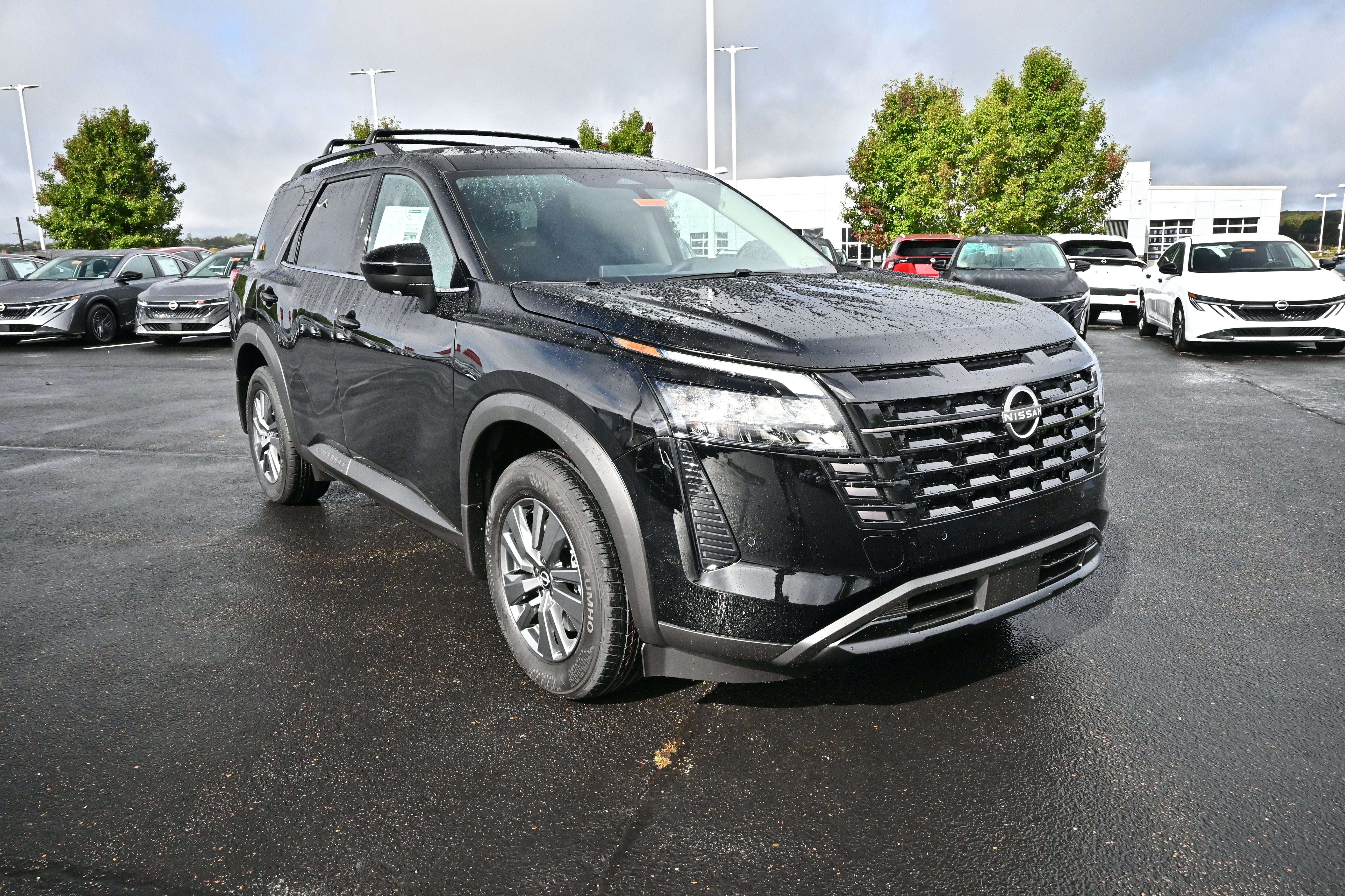 2026 Nissan Pathfinder SV
