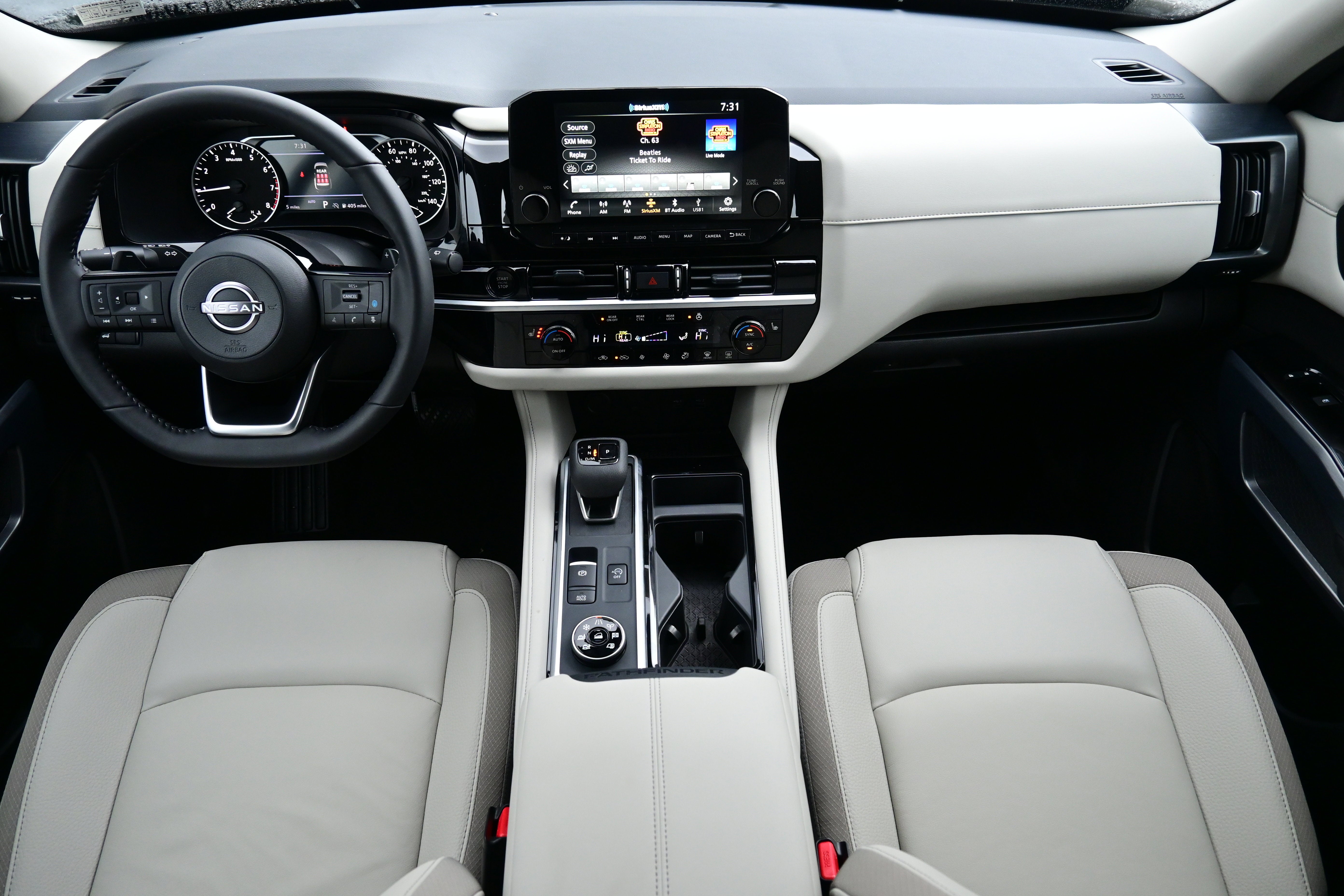 2025 Nissan Pathfinder SL