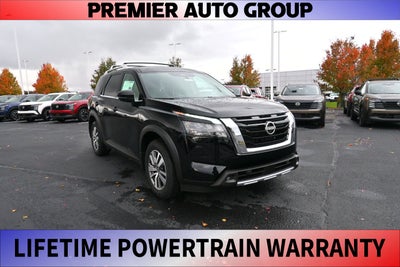 2025 Nissan Pathfinder SL