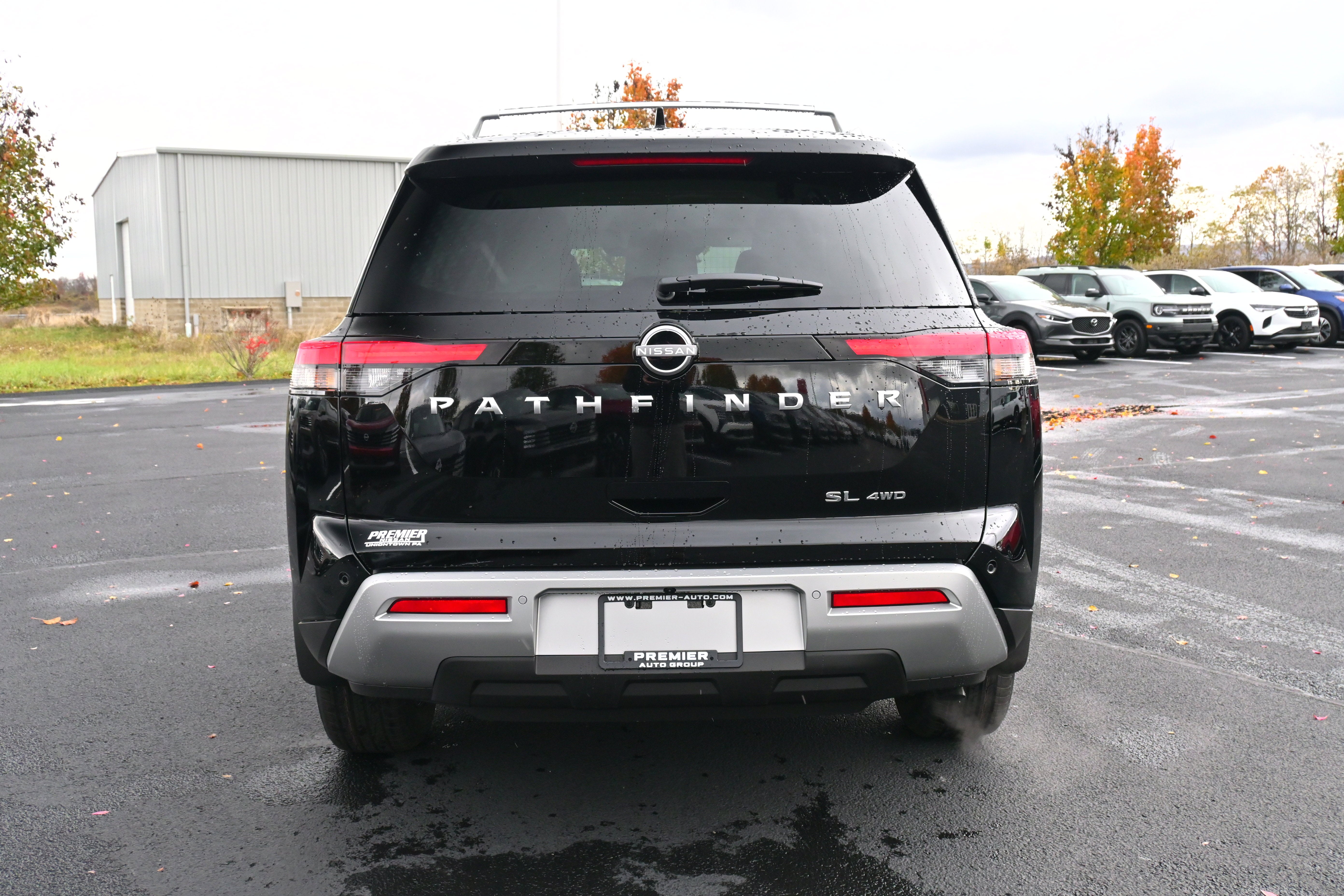 2025 Nissan Pathfinder SL