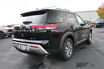 2025 Nissan Pathfinder SL