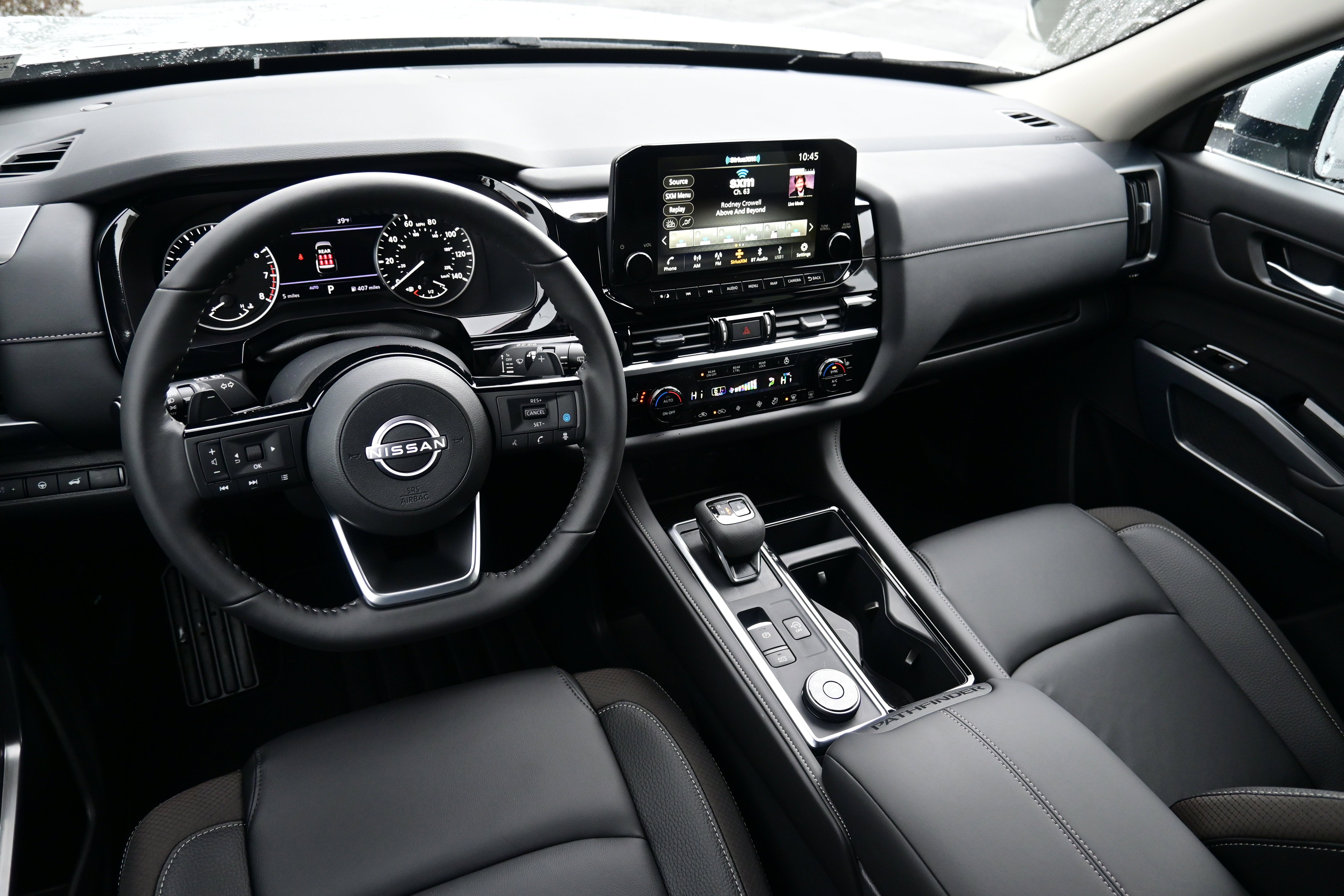 2025 Nissan Pathfinder SL