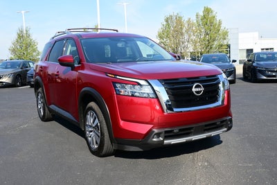 2023 Nissan Pathfinder SL
