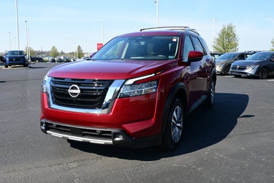2023 Nissan Pathfinder SL