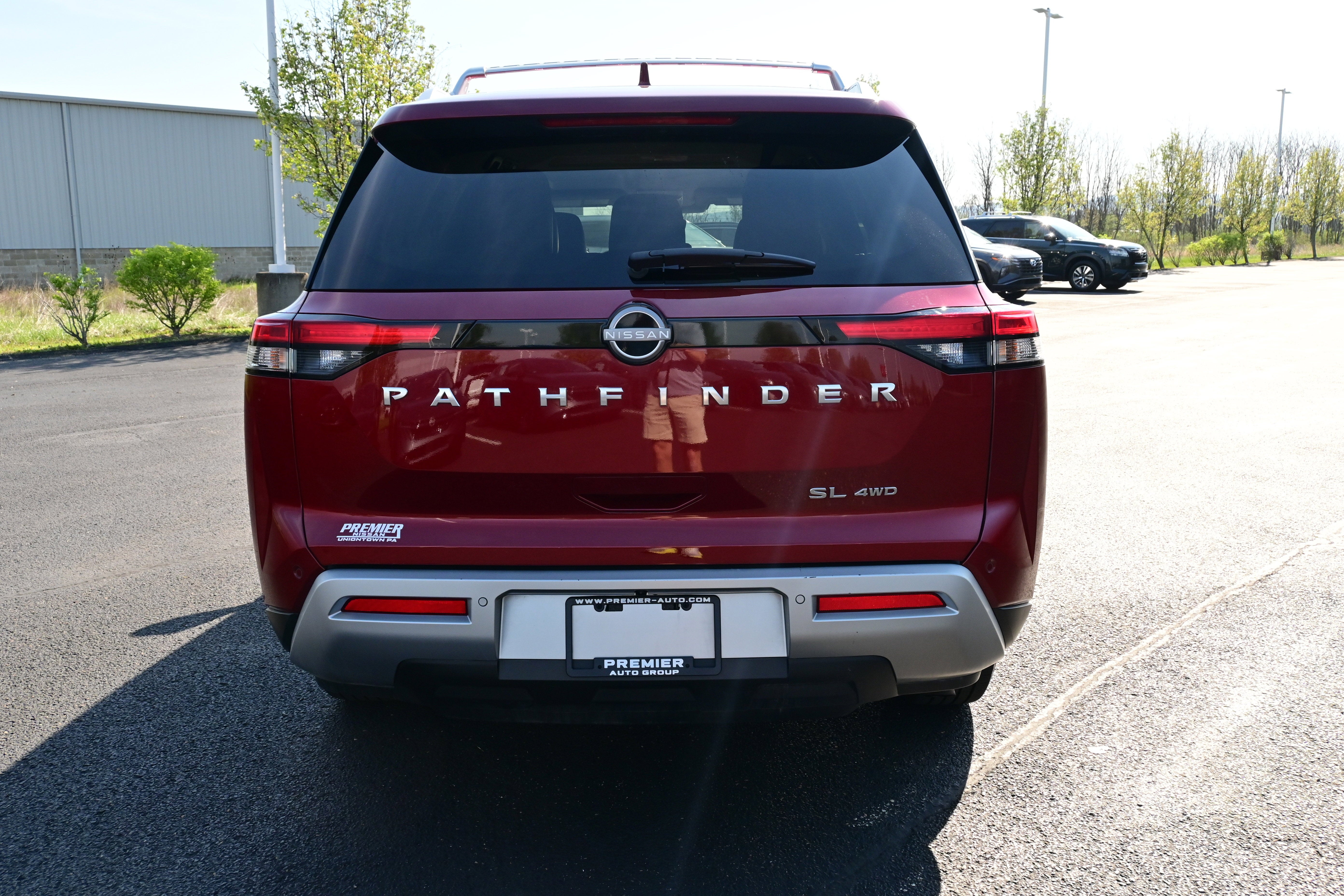 2023 Nissan Pathfinder SL