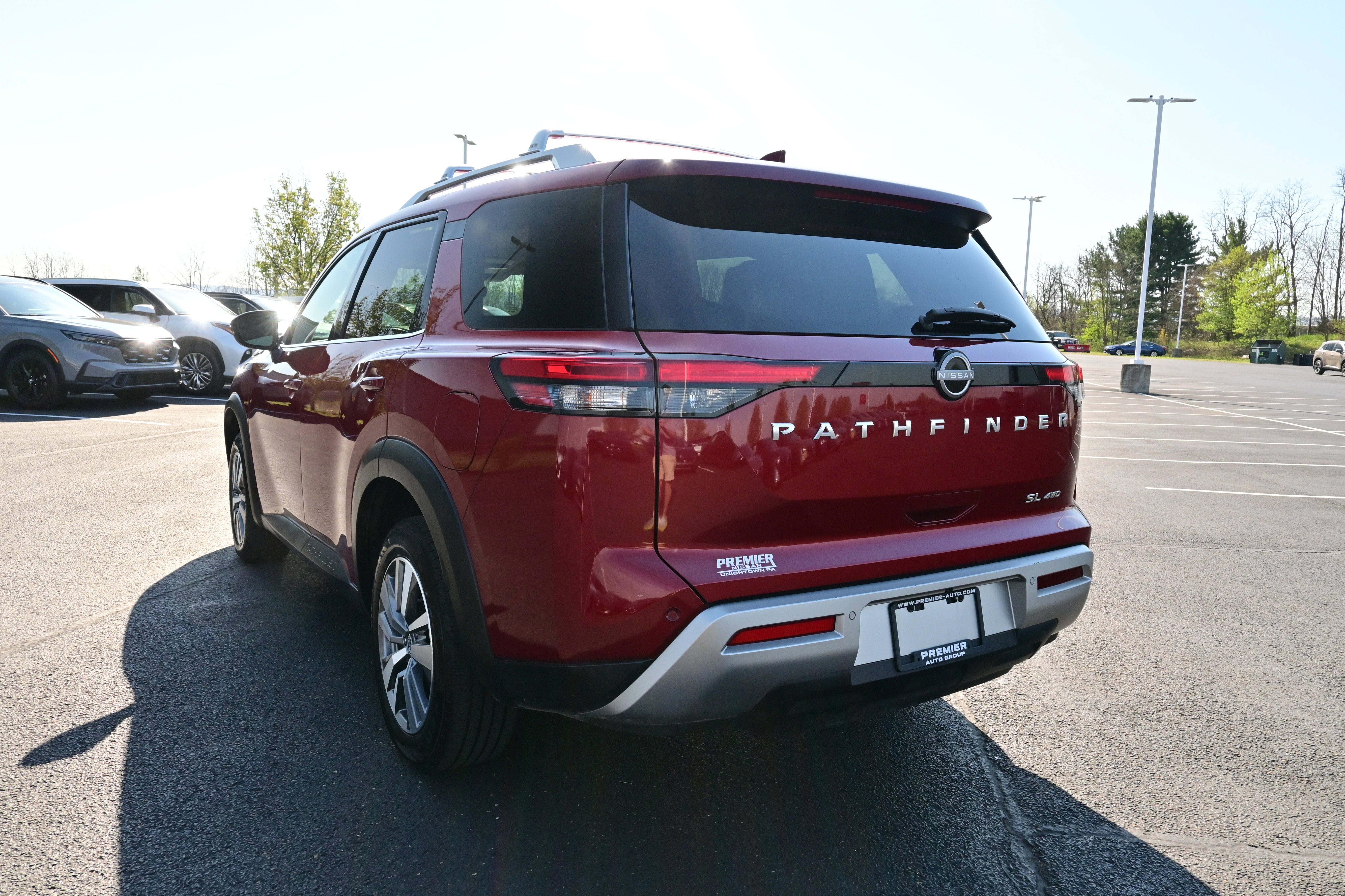 2023 Nissan Pathfinder SL