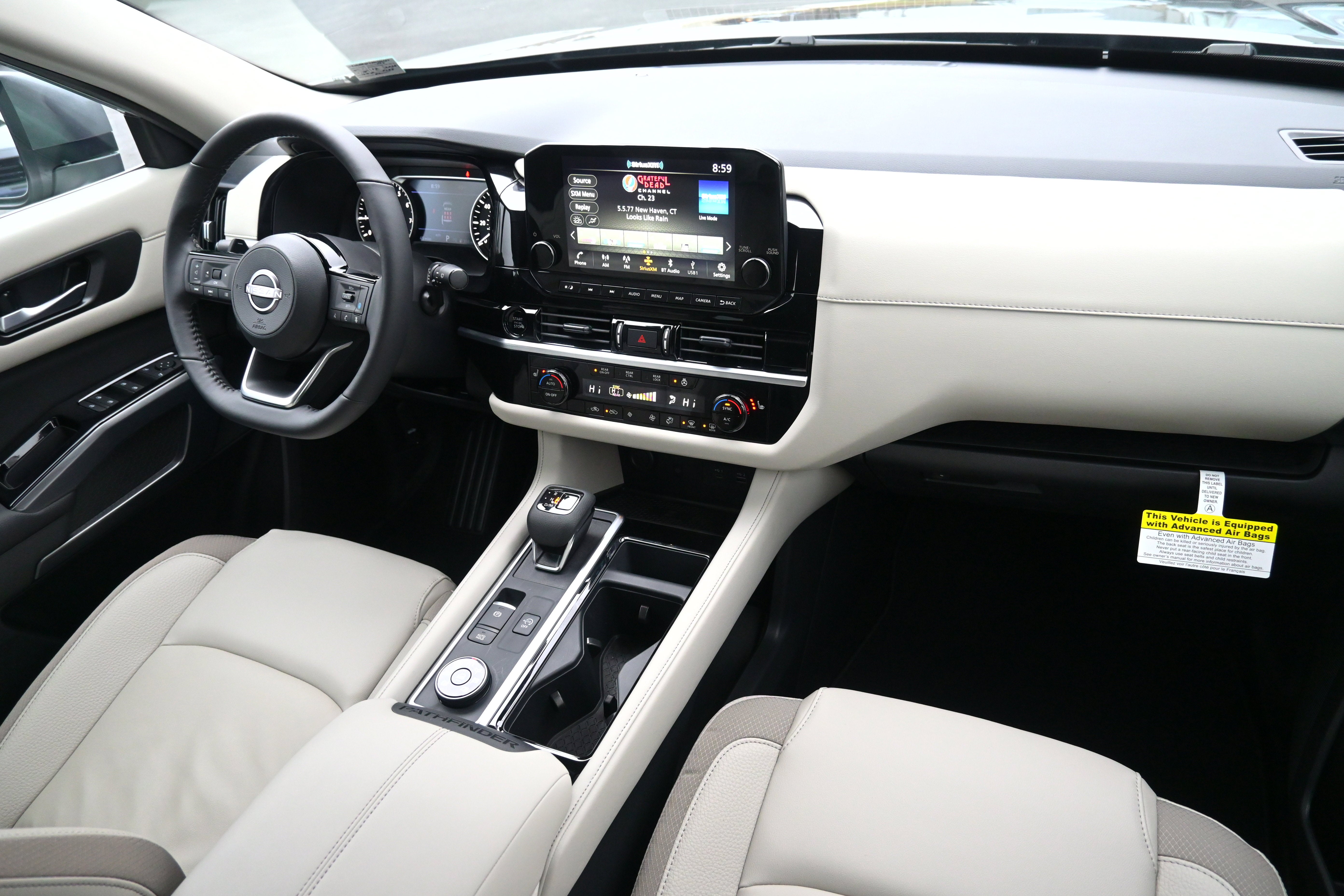 2025 Nissan Pathfinder SL