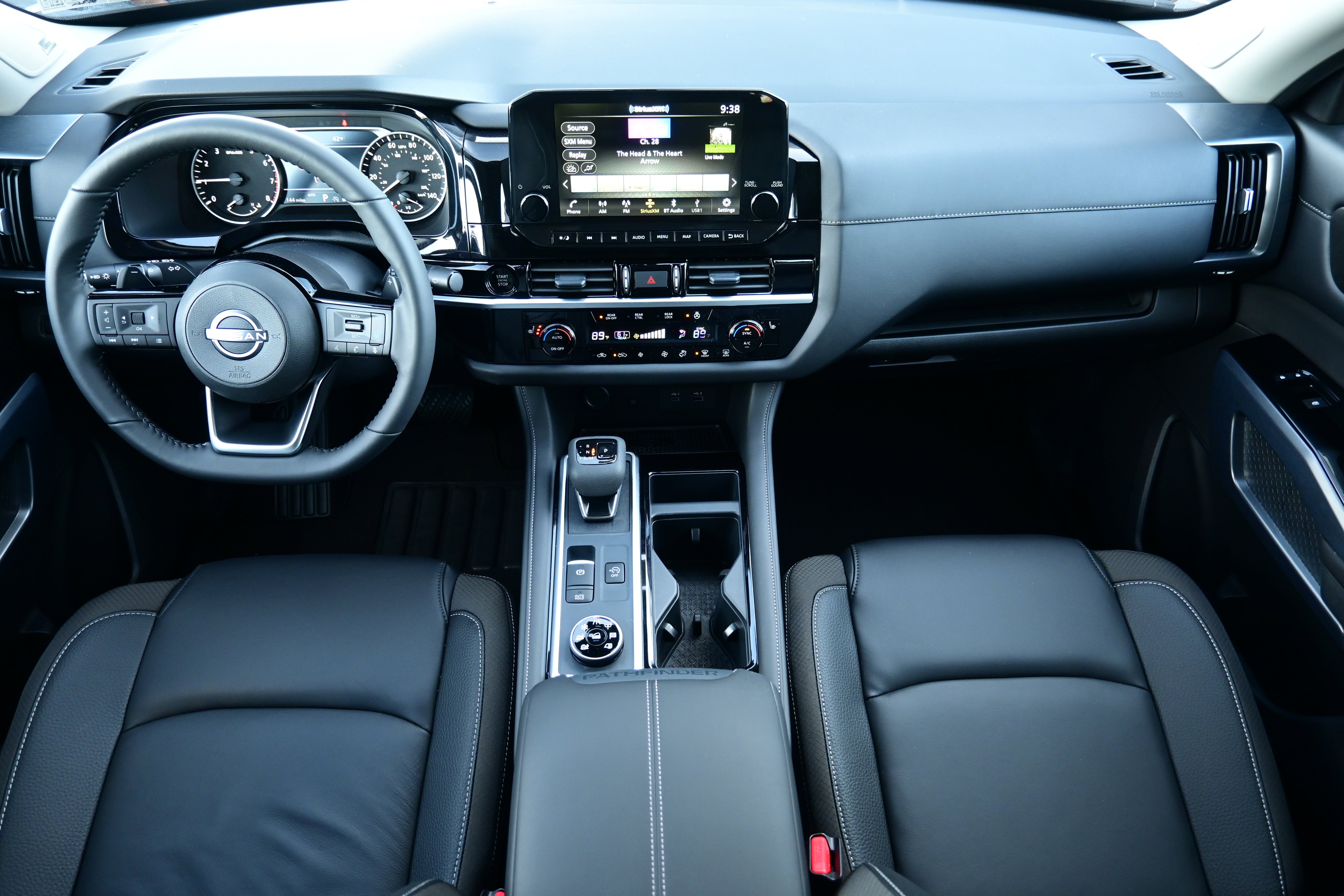 2025 Nissan Pathfinder SL