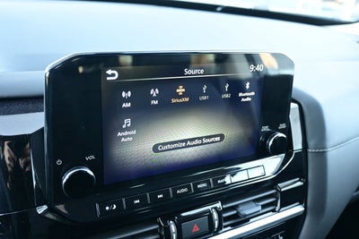 2025 Nissan Pathfinder SL