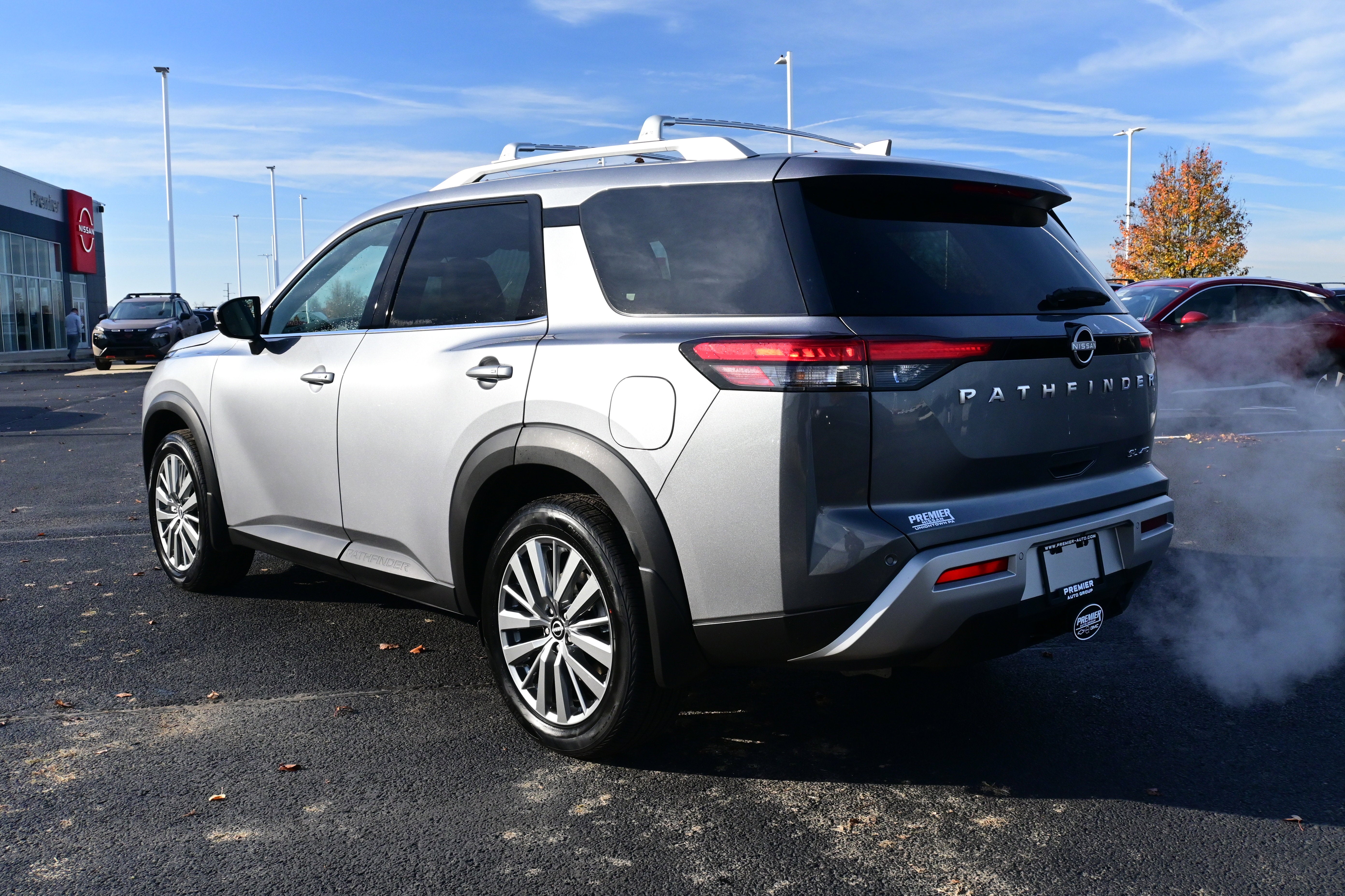 2025 Nissan Pathfinder SL