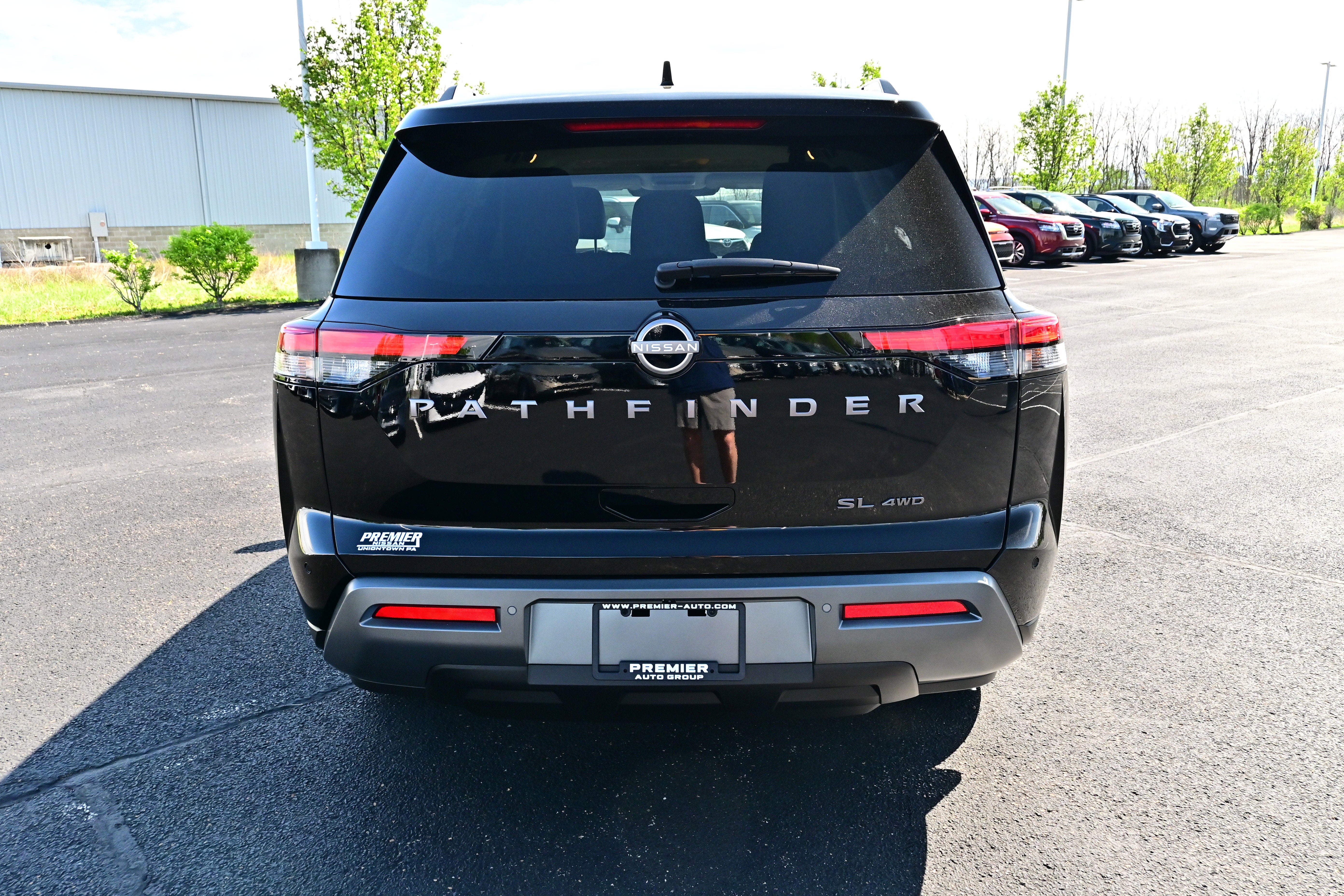 2026 Nissan Pathfinder SL