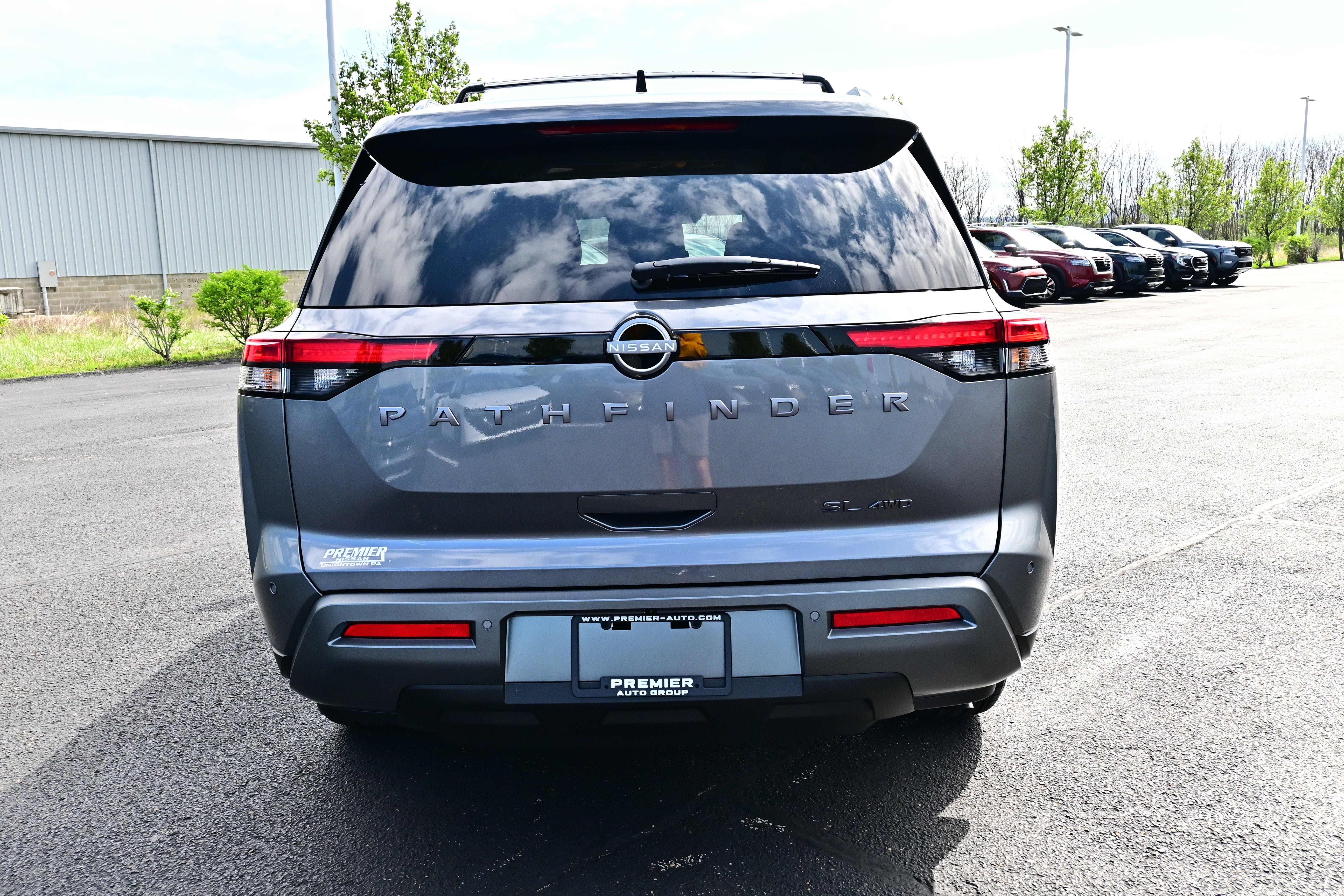 2026 Nissan Pathfinder SL