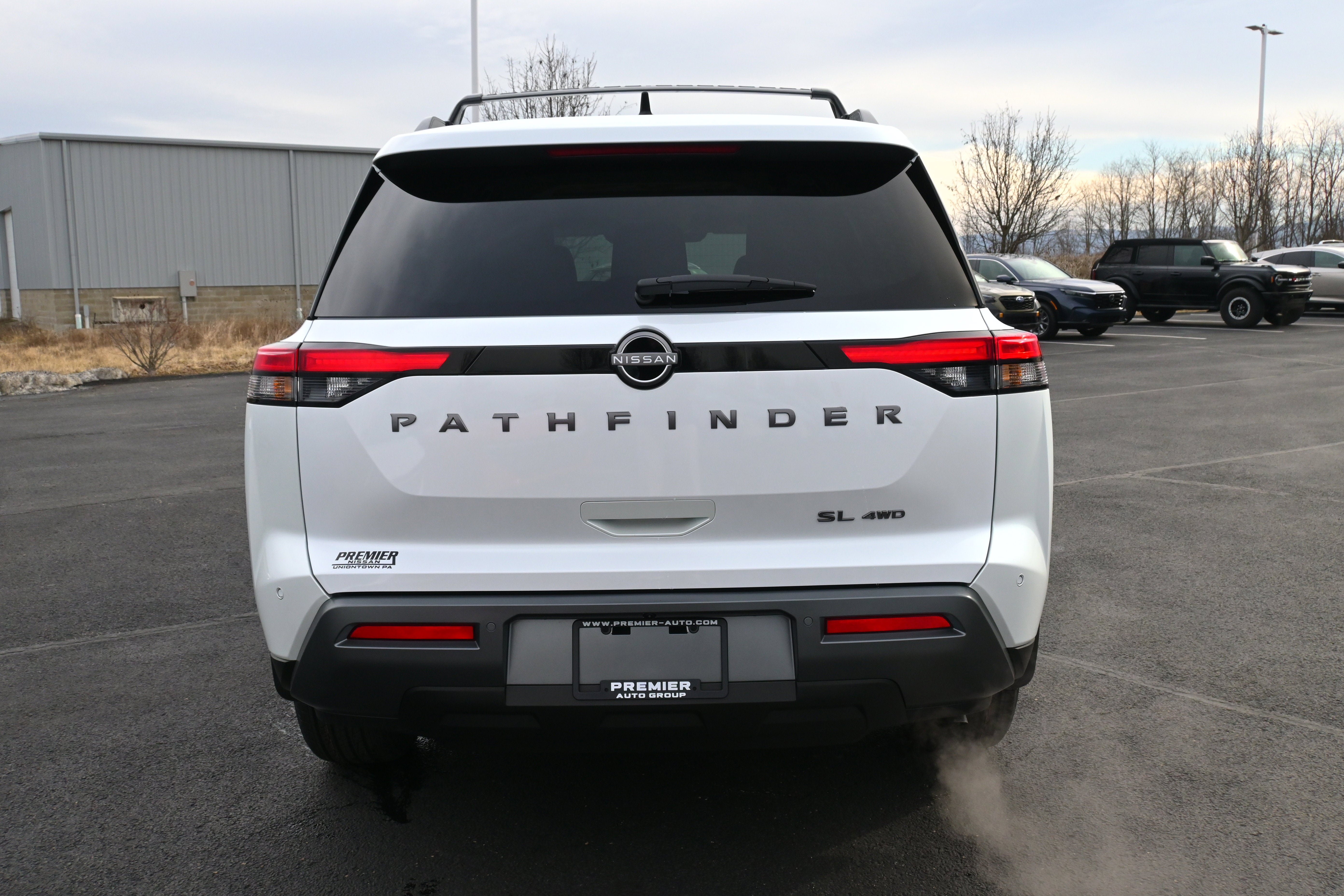 2026 Nissan Pathfinder SL