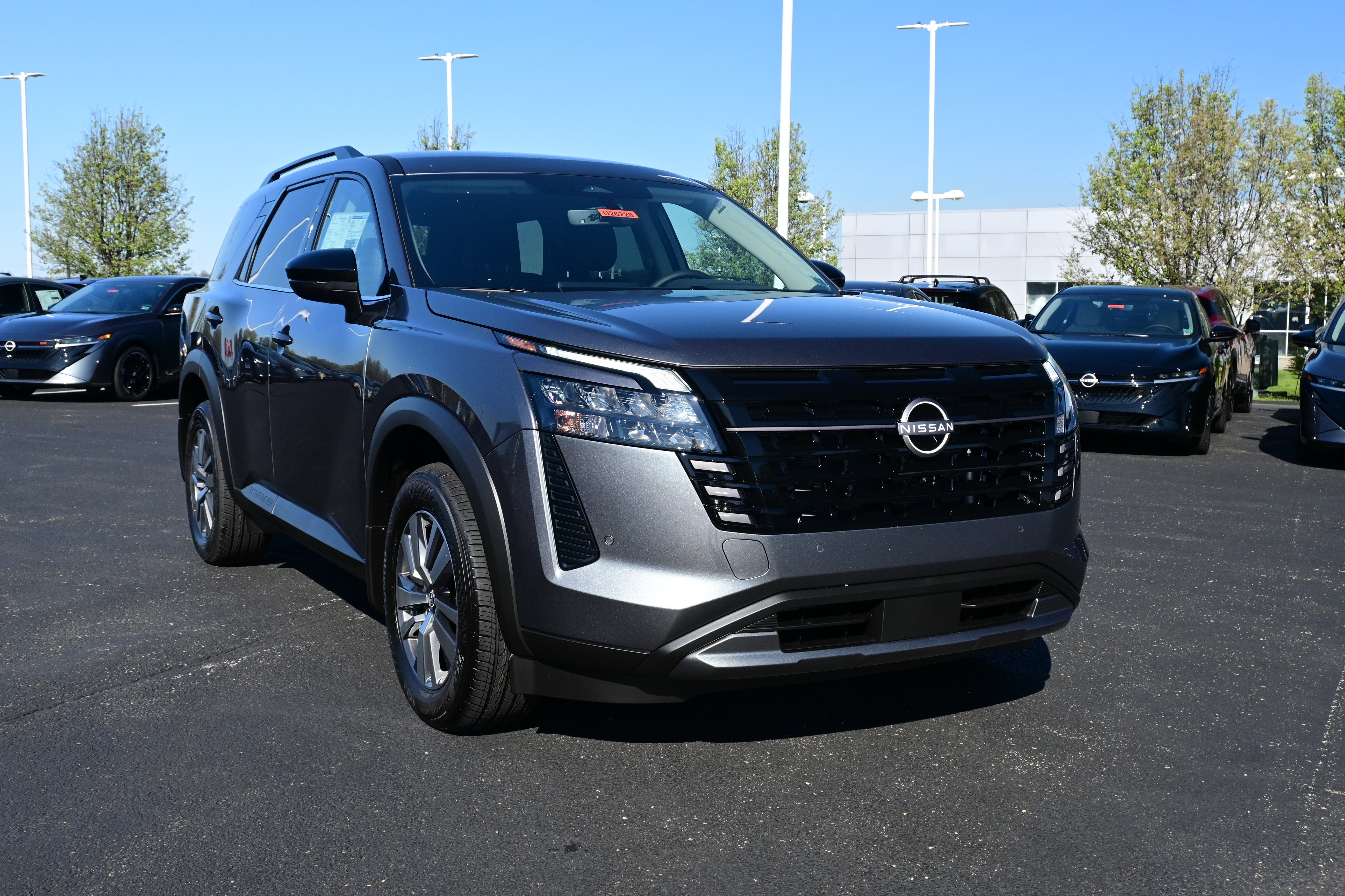 2026 Nissan Pathfinder SL