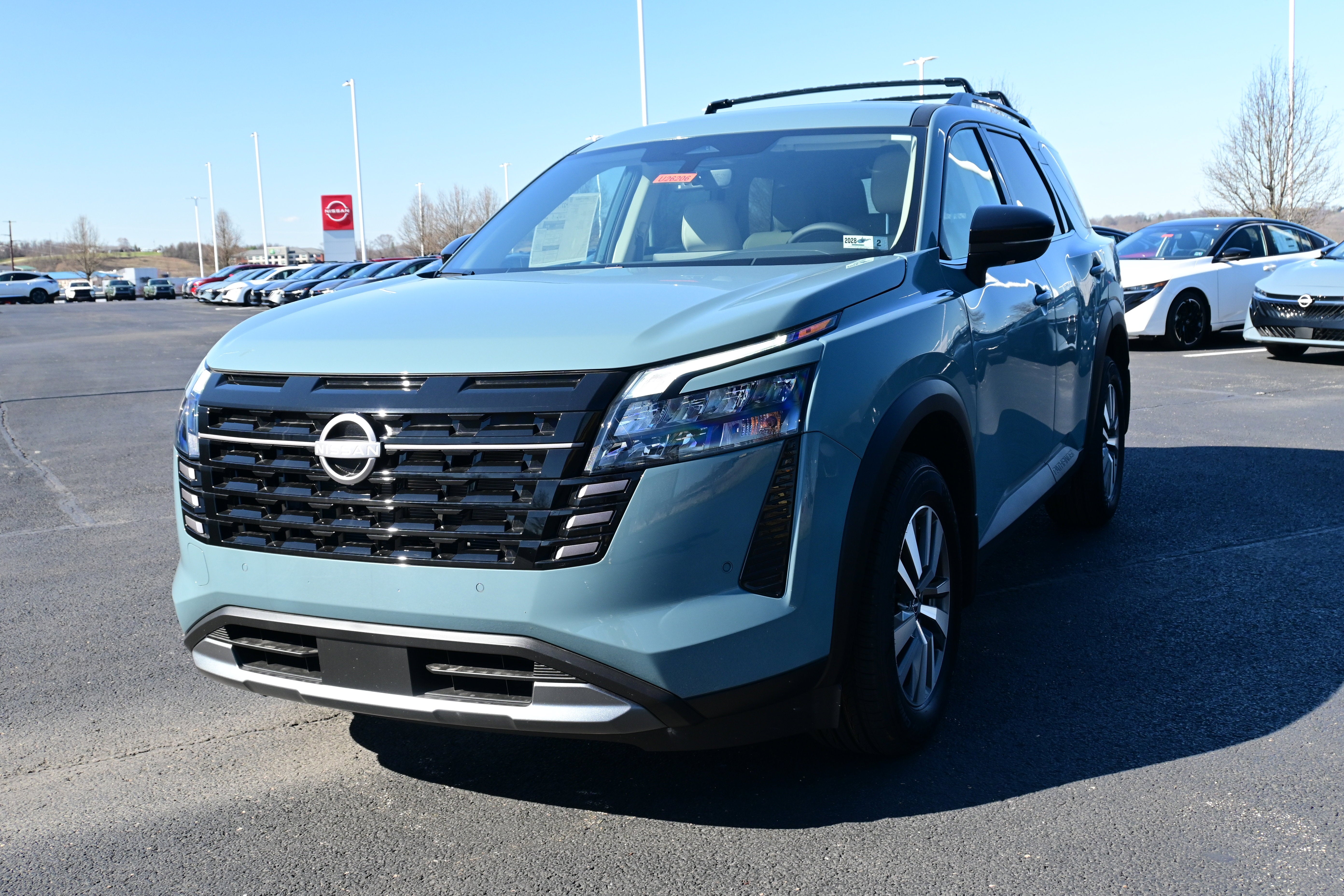 2026 Nissan Pathfinder SL