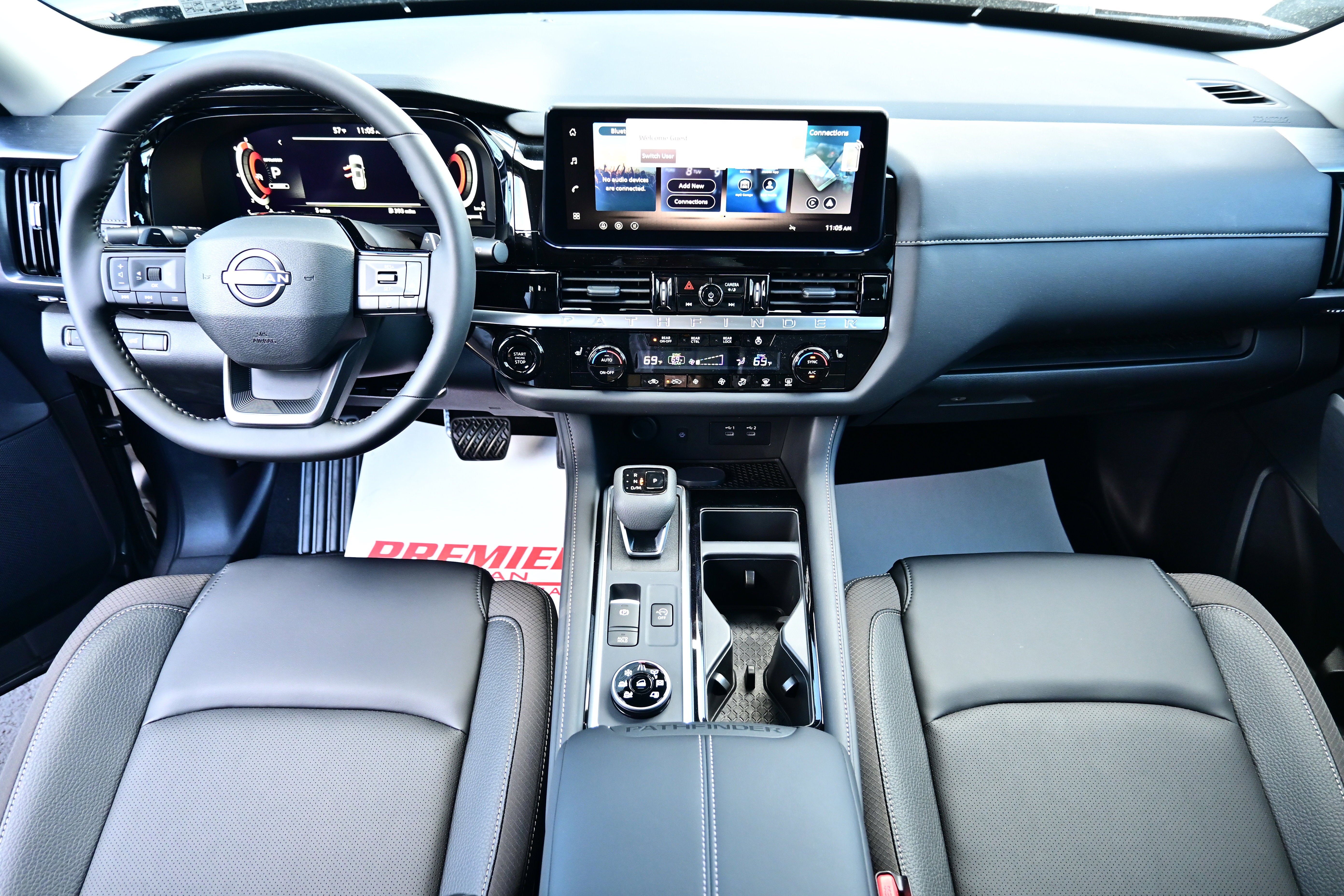 2026 Nissan Pathfinder SL