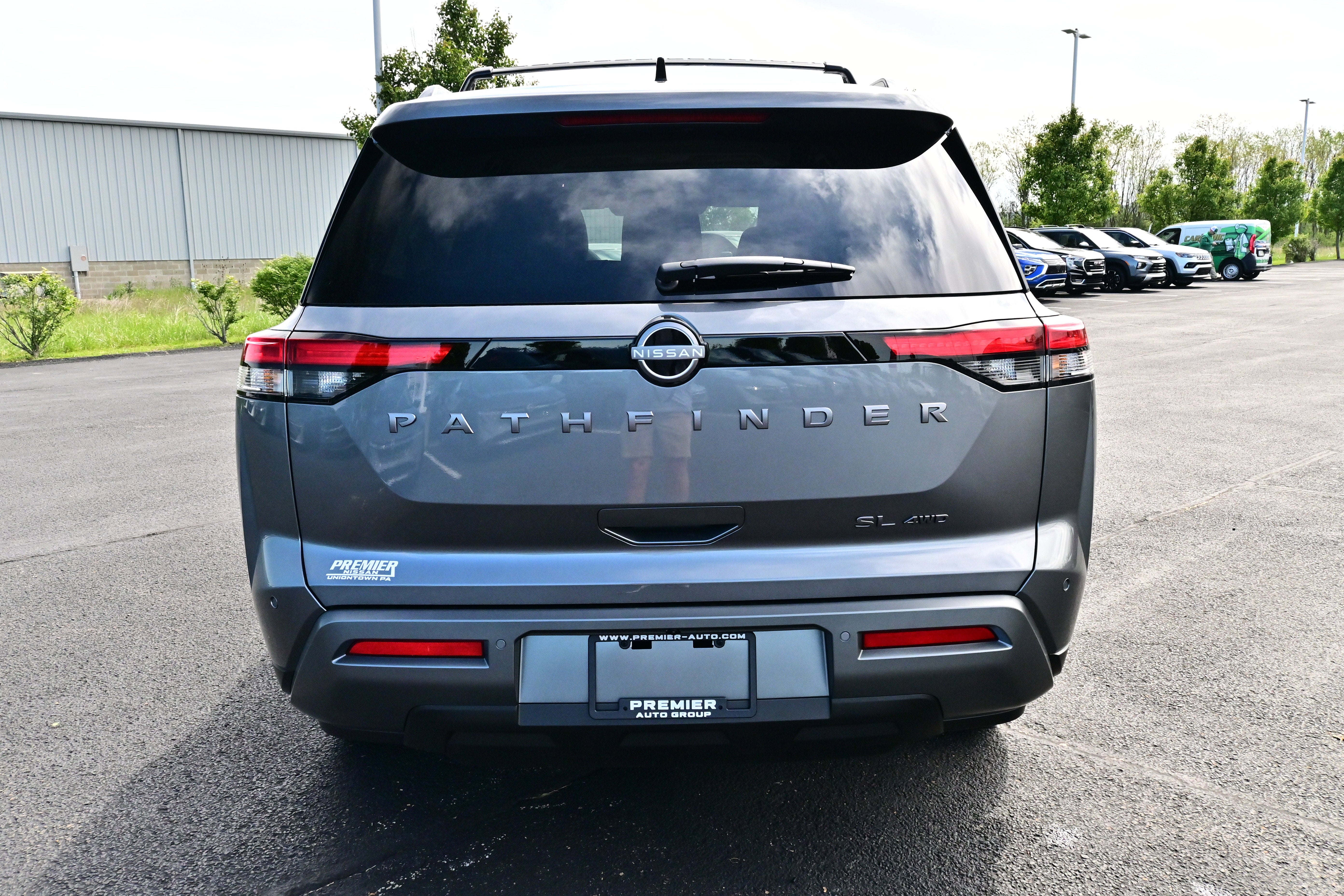 2026 Nissan Pathfinder SL