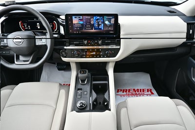 2026 Nissan Pathfinder SL