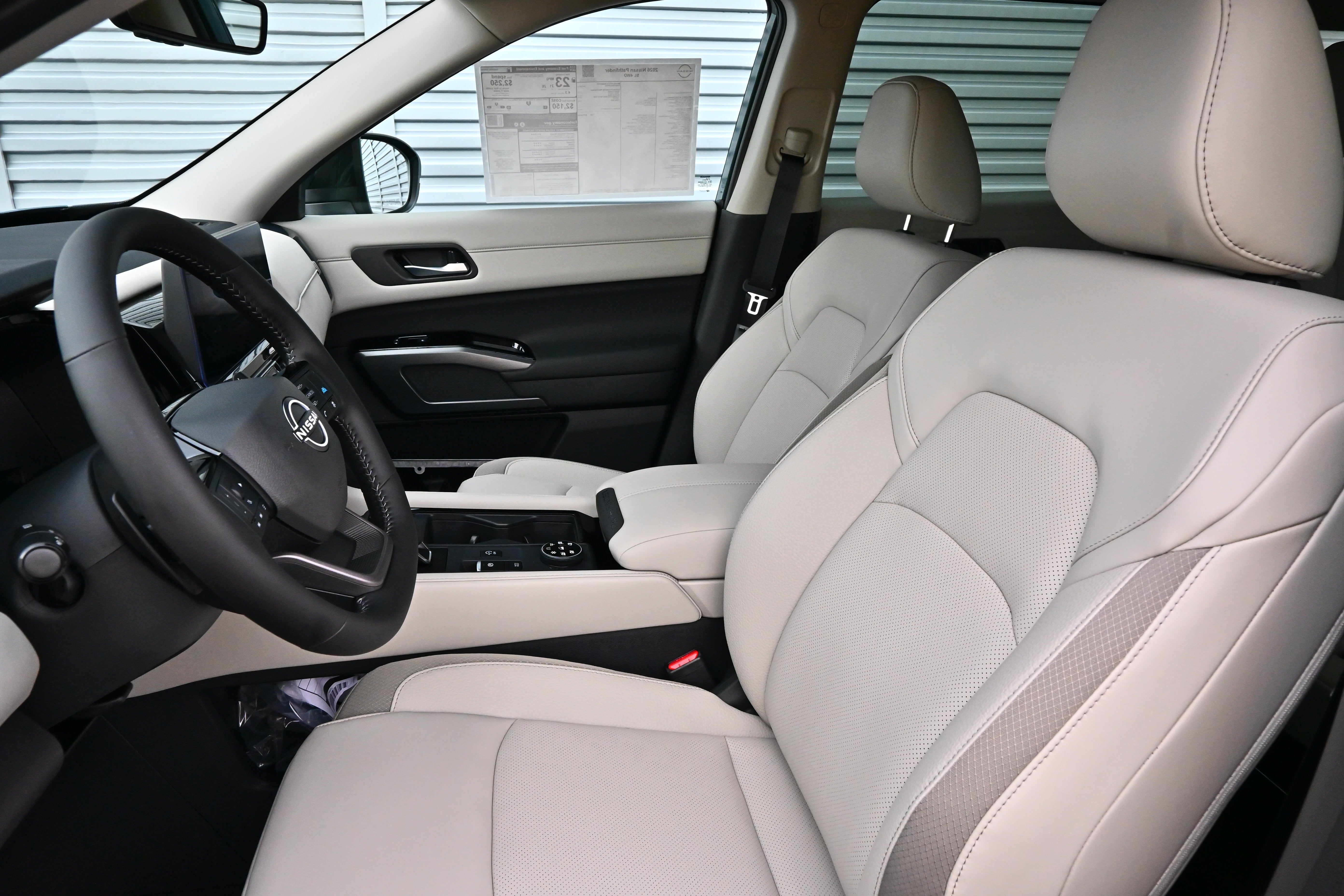 2026 Nissan Pathfinder SL