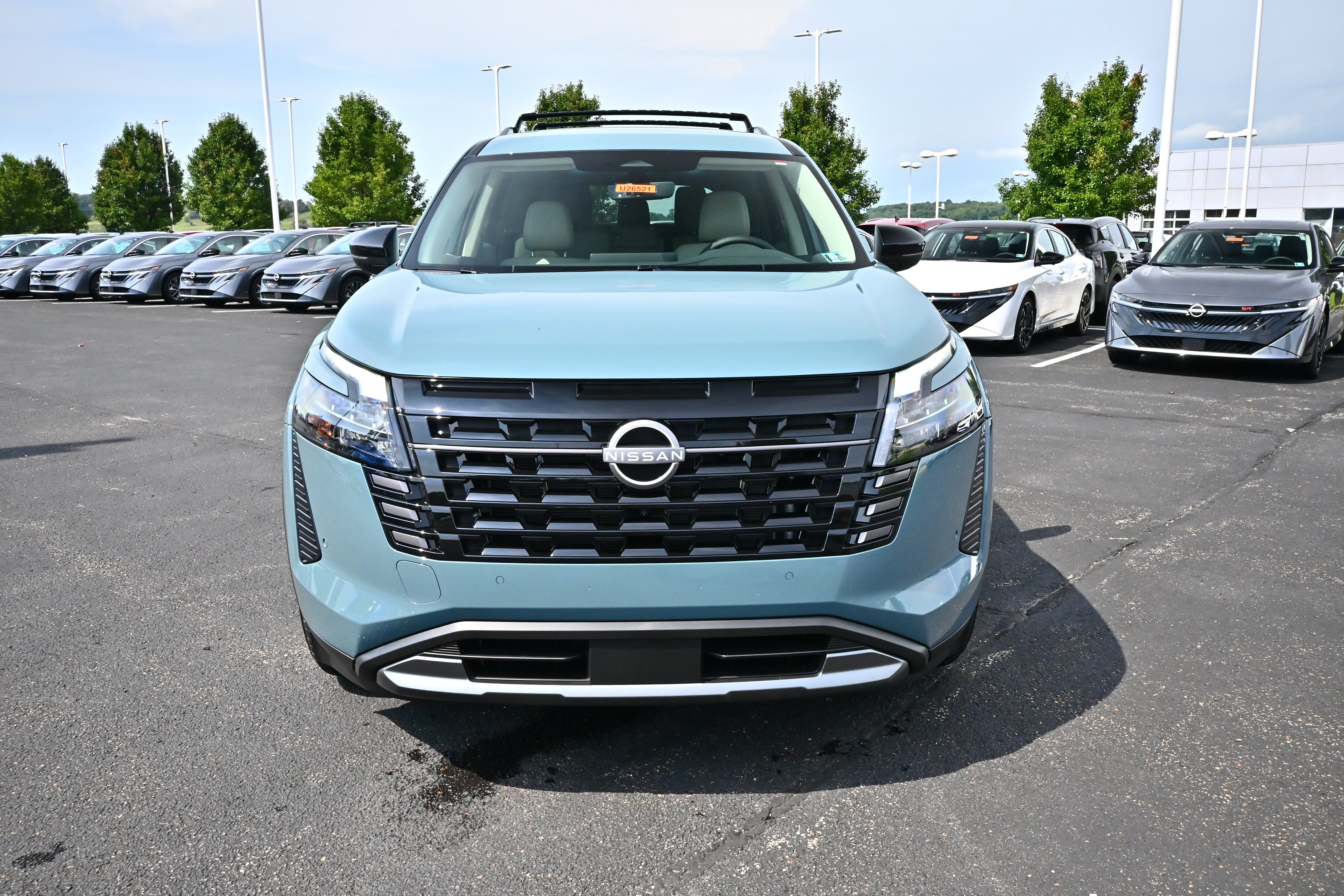 2026 Nissan Pathfinder SL