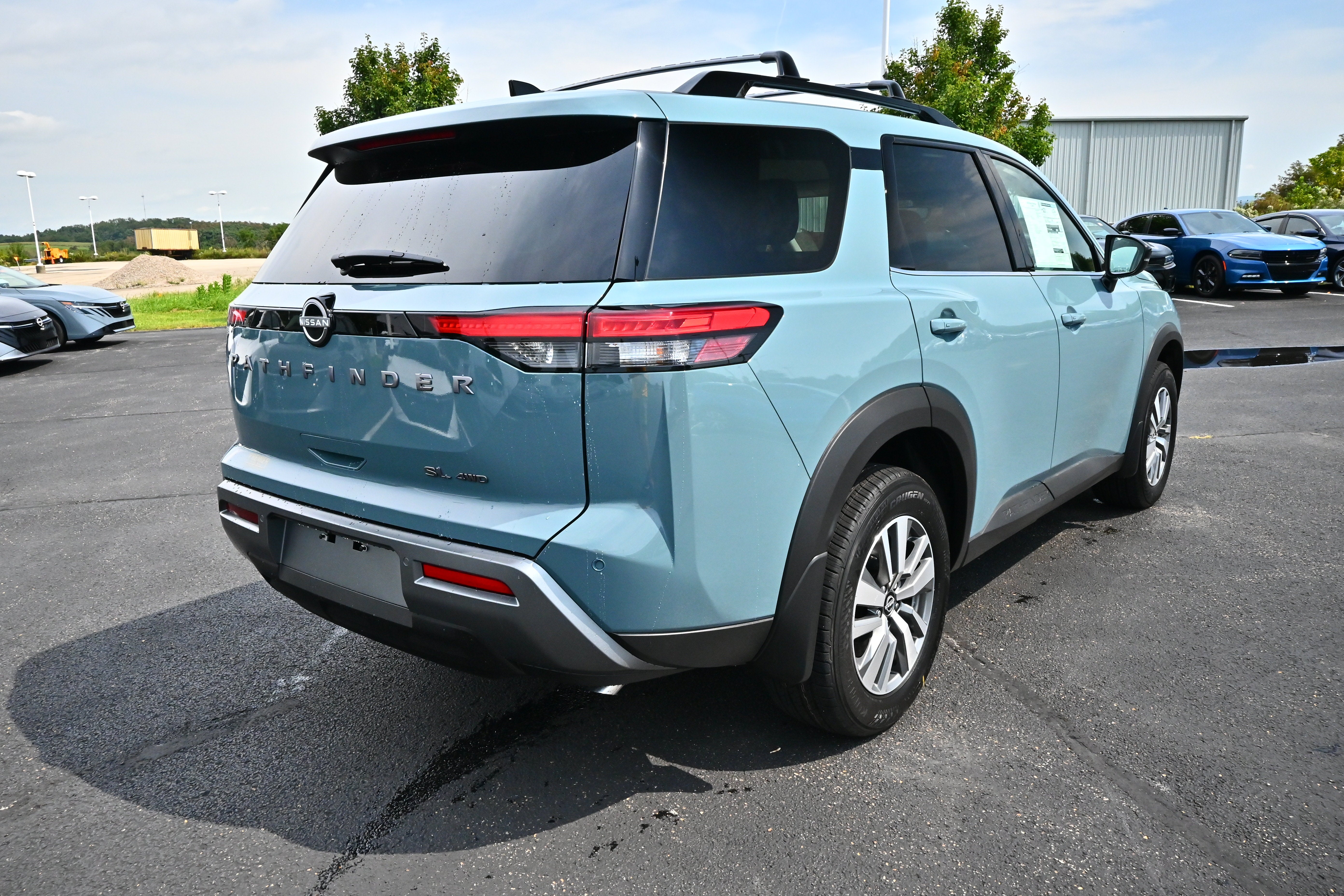 2026 Nissan Pathfinder SL