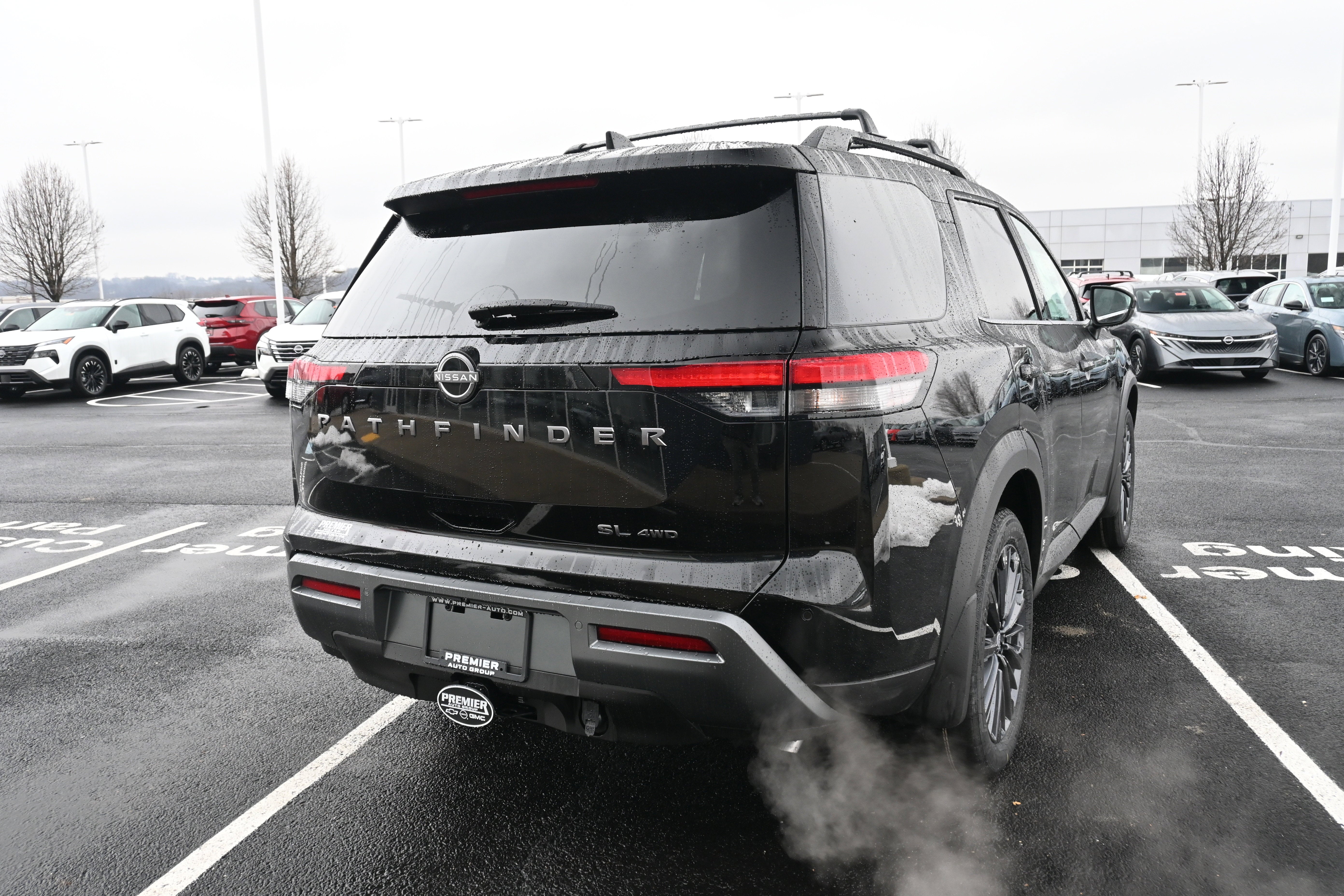 2026 Nissan Pathfinder SL