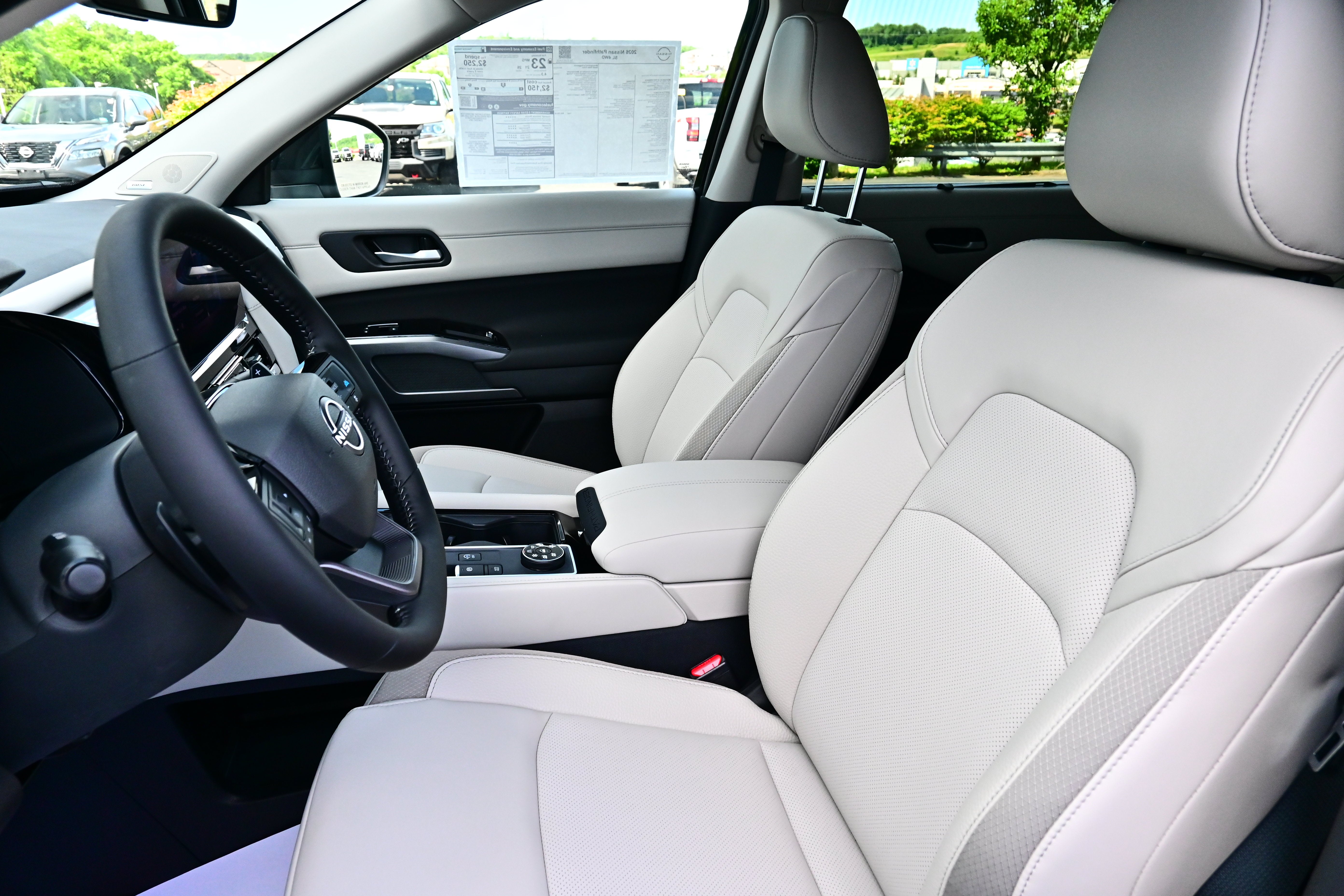 2026 Nissan Pathfinder SL