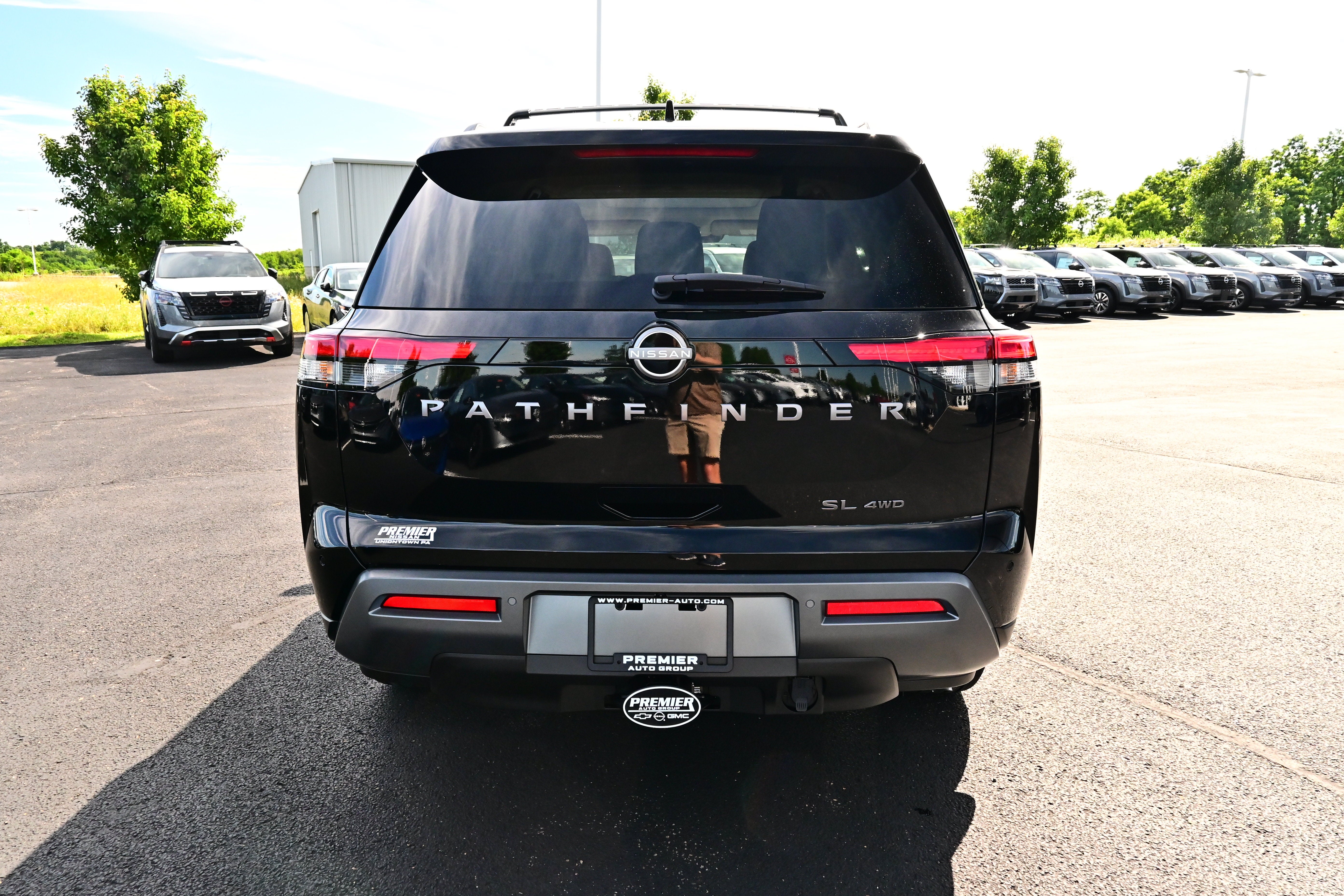 2026 Nissan Pathfinder SL