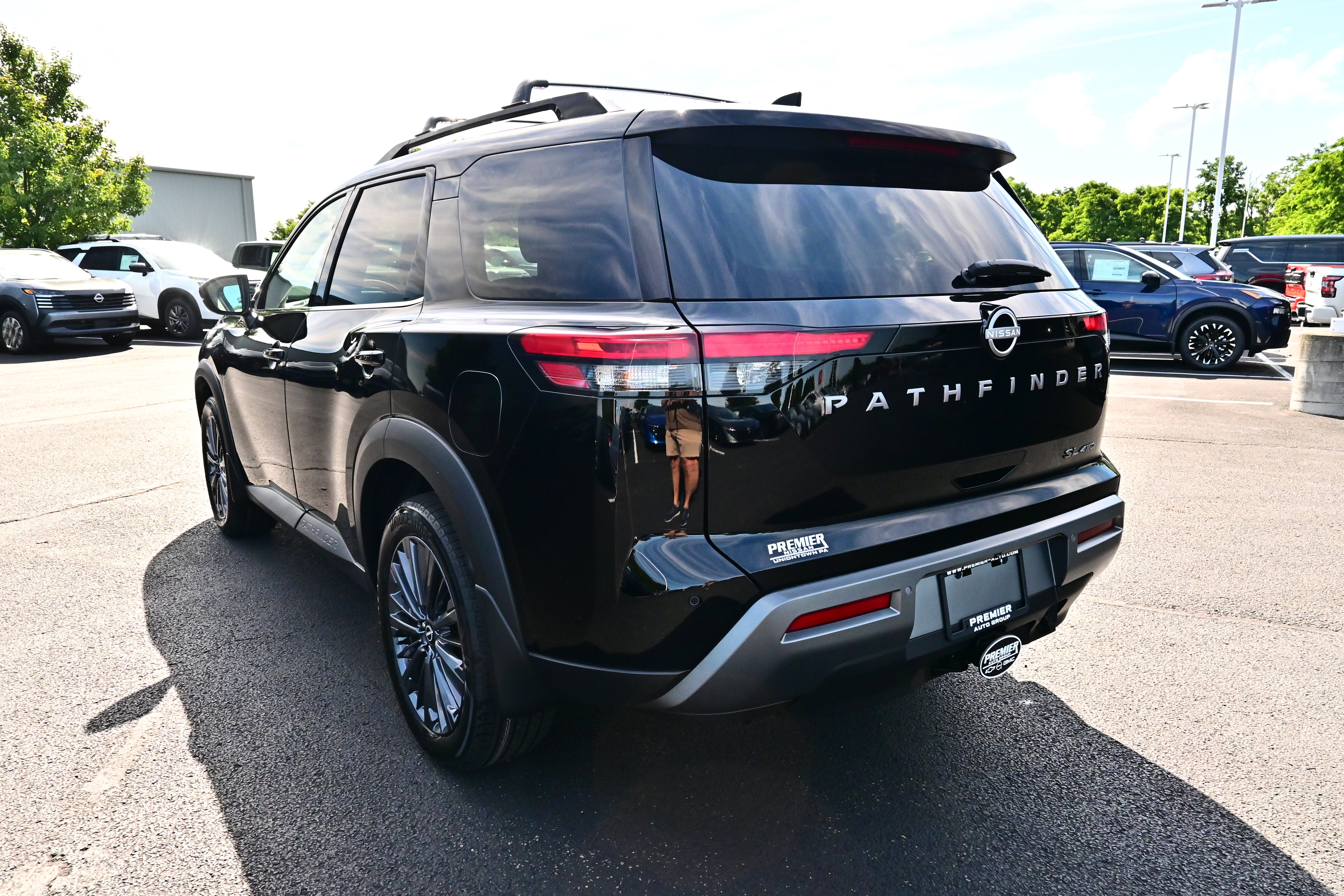 2026 Nissan Pathfinder SL