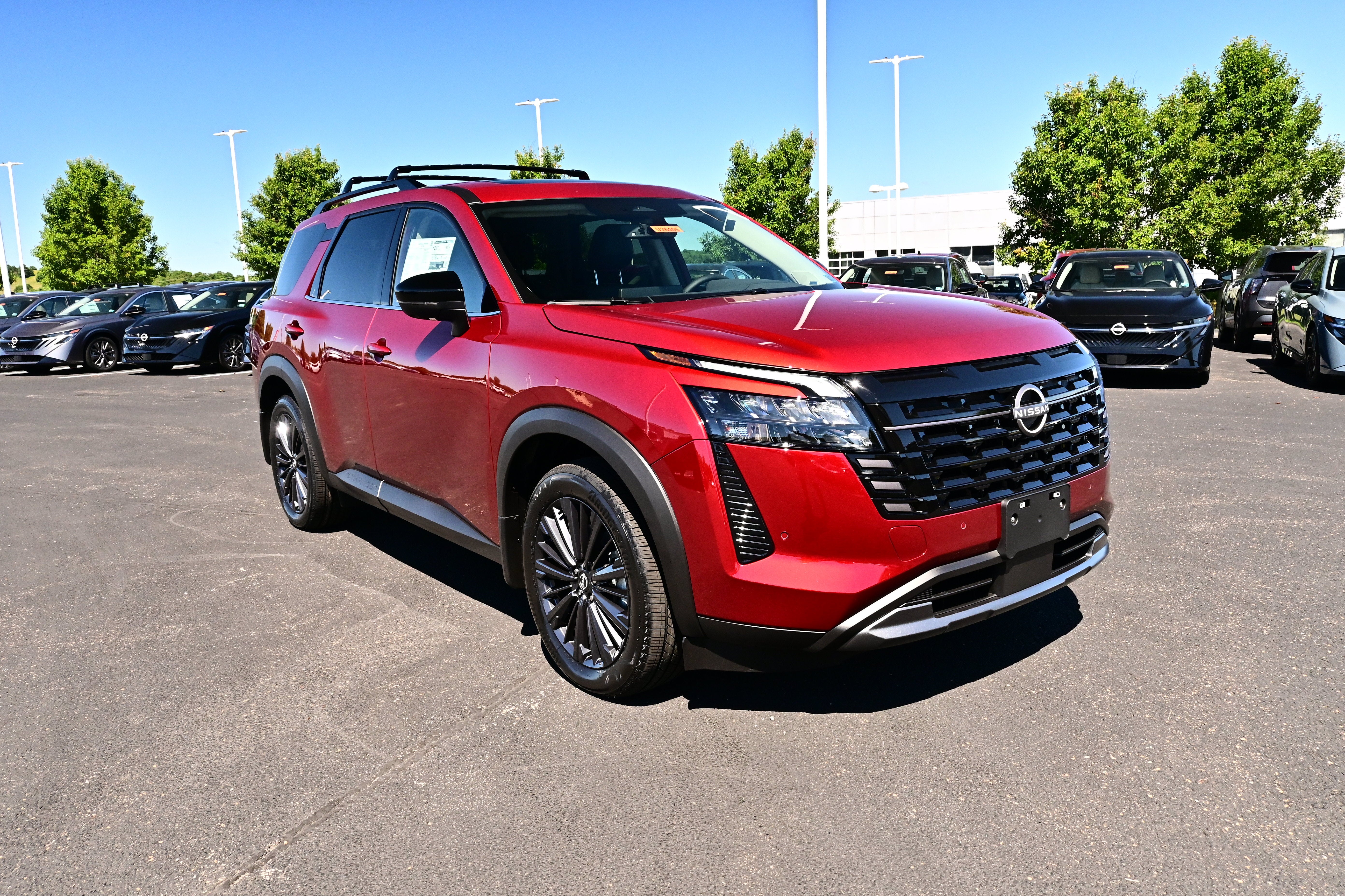 2026 Nissan Pathfinder SL