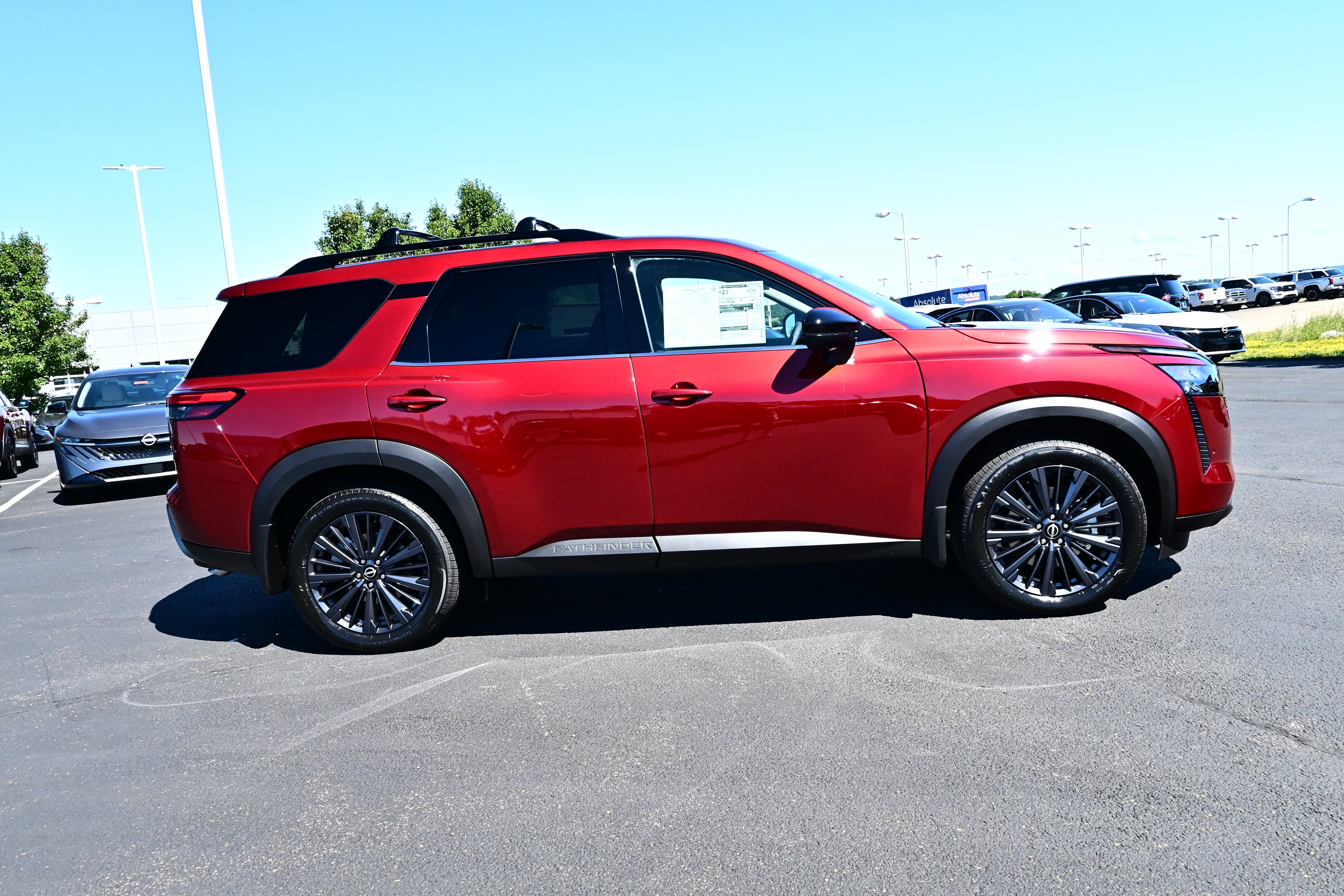 2026 Nissan Pathfinder SL