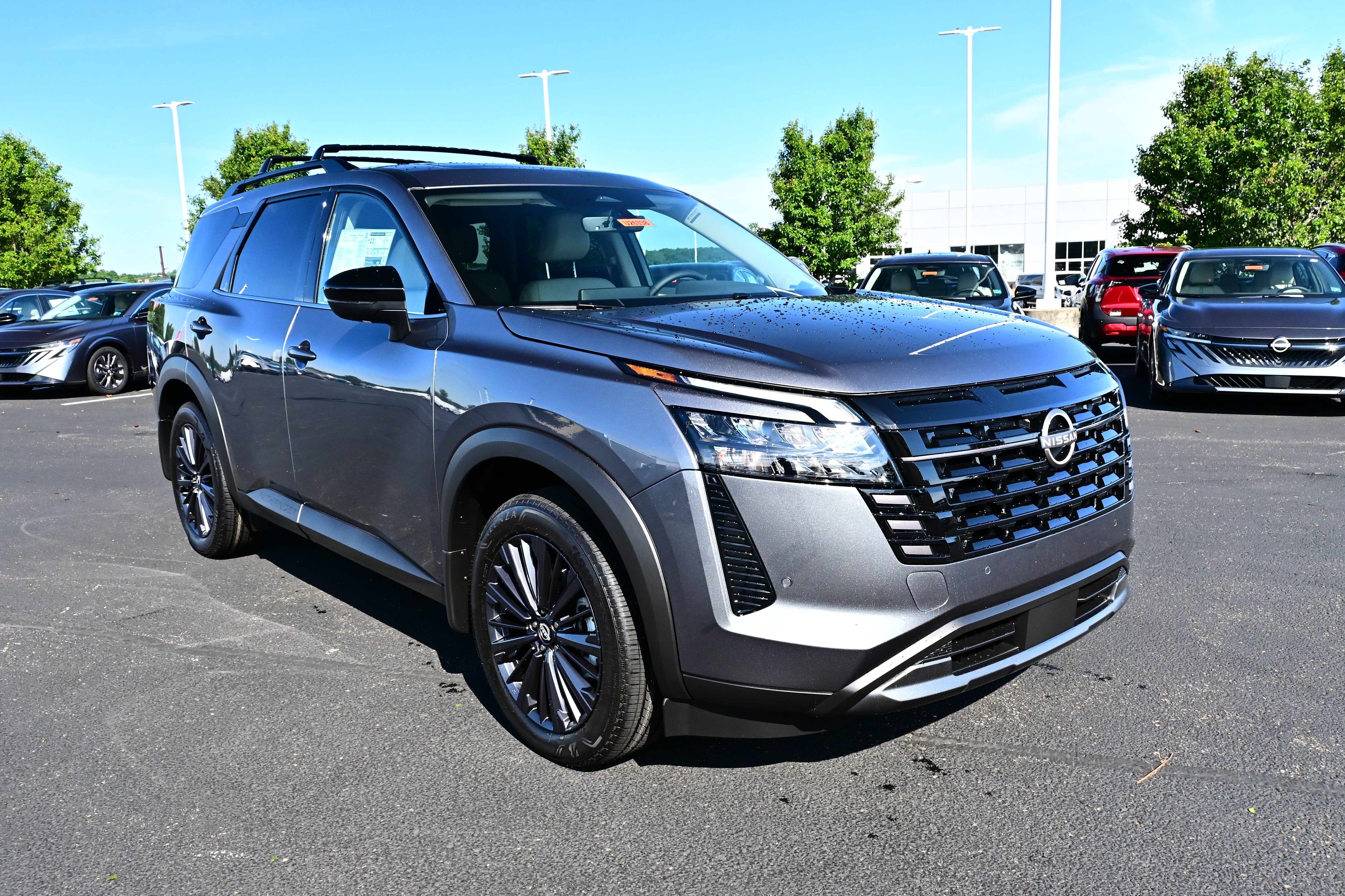 2026 Nissan Pathfinder SL