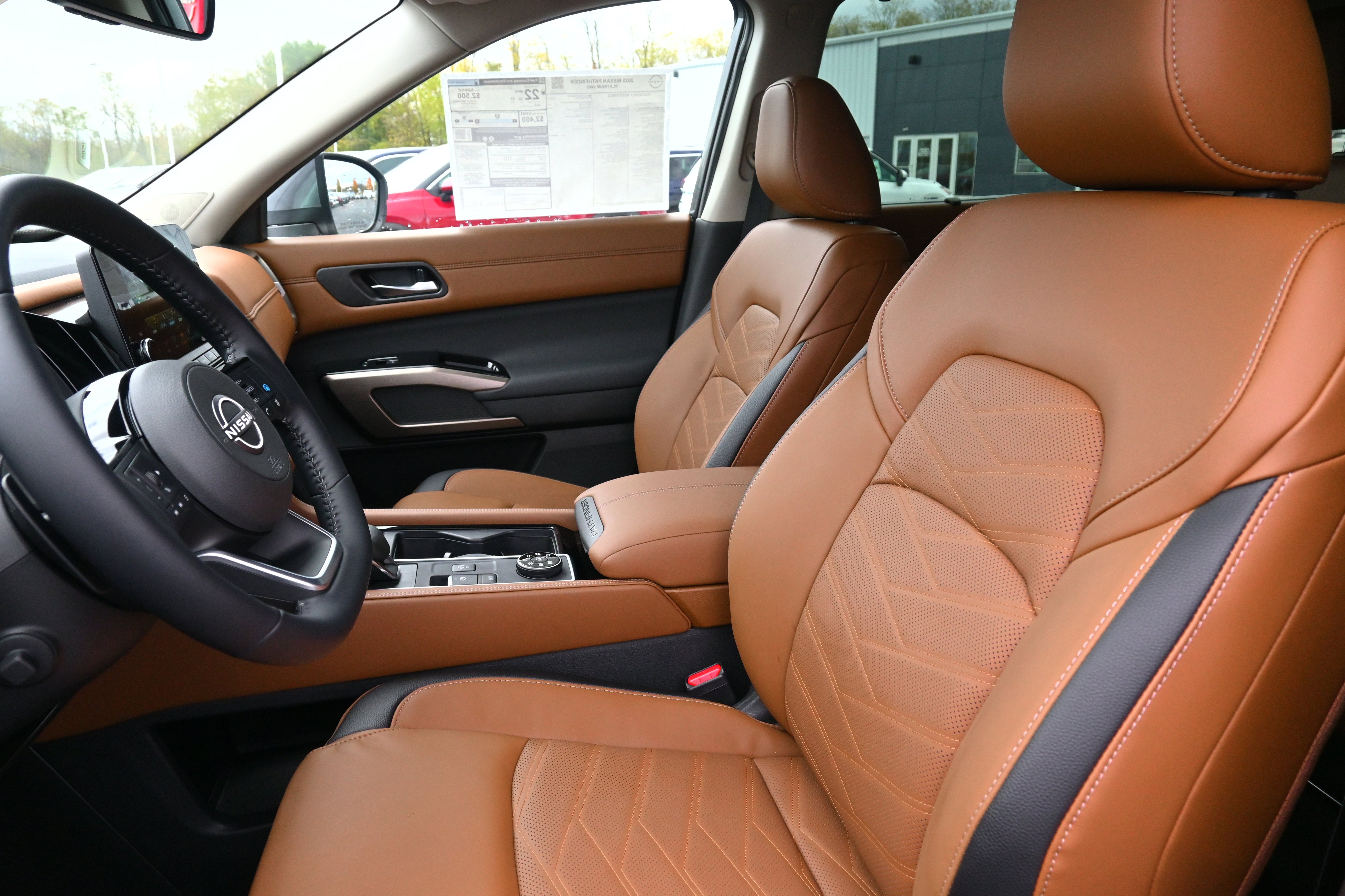 2025 Nissan Pathfinder Platinum